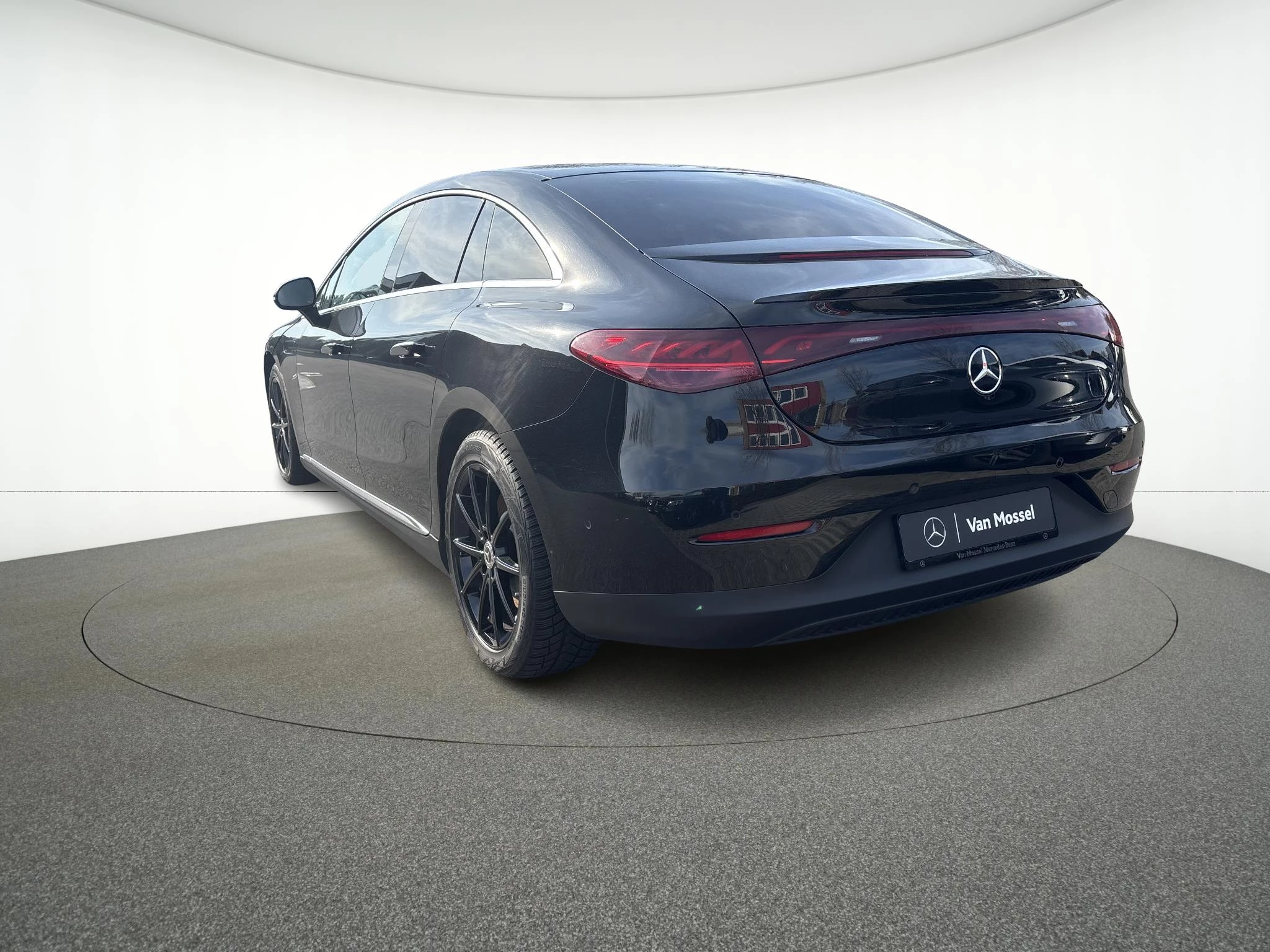 Mercedes-Benz EQE 300 Business Line + LEDER + LED + CARPLAY +