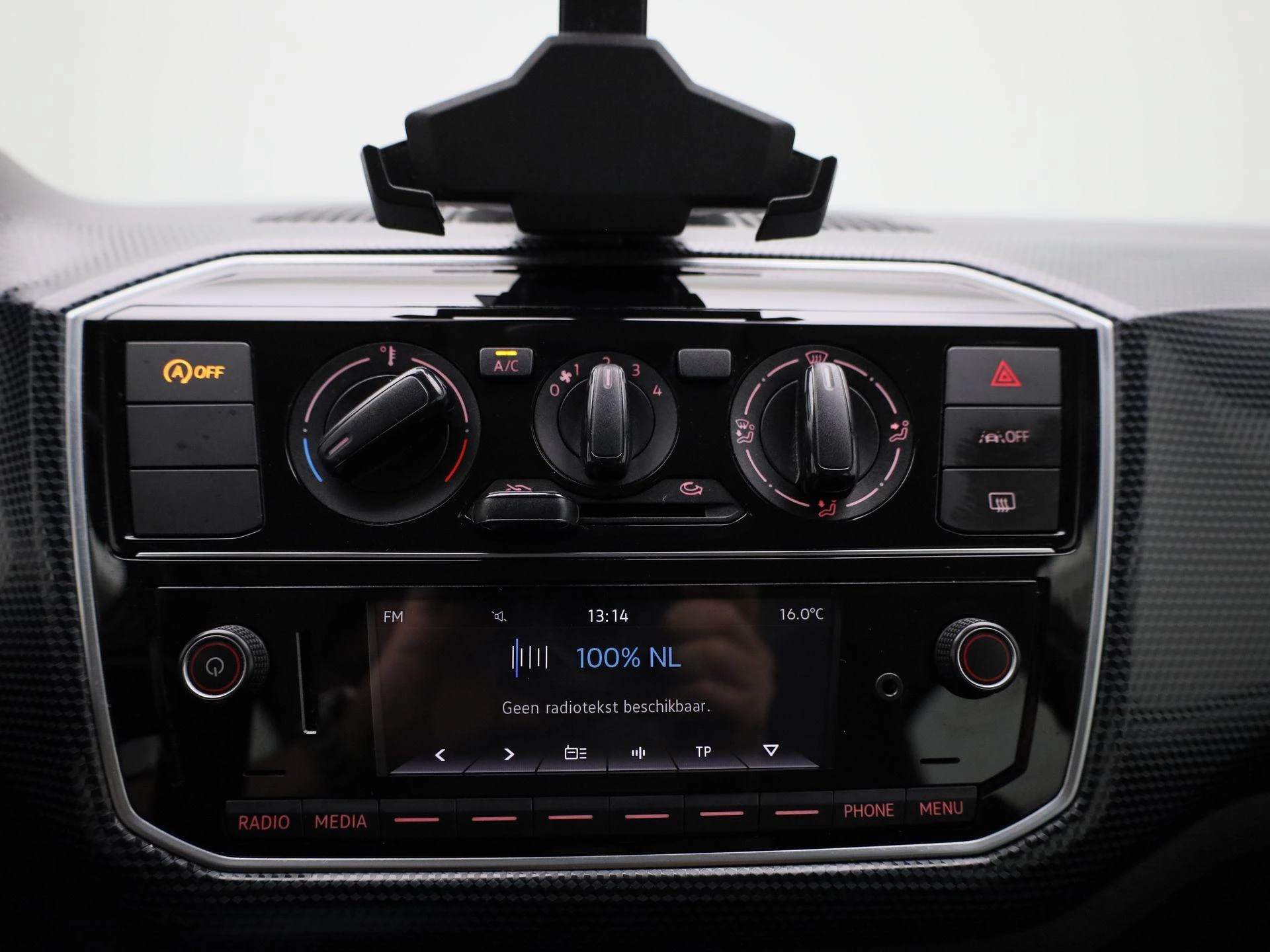 Volkswagen-up!-image-13