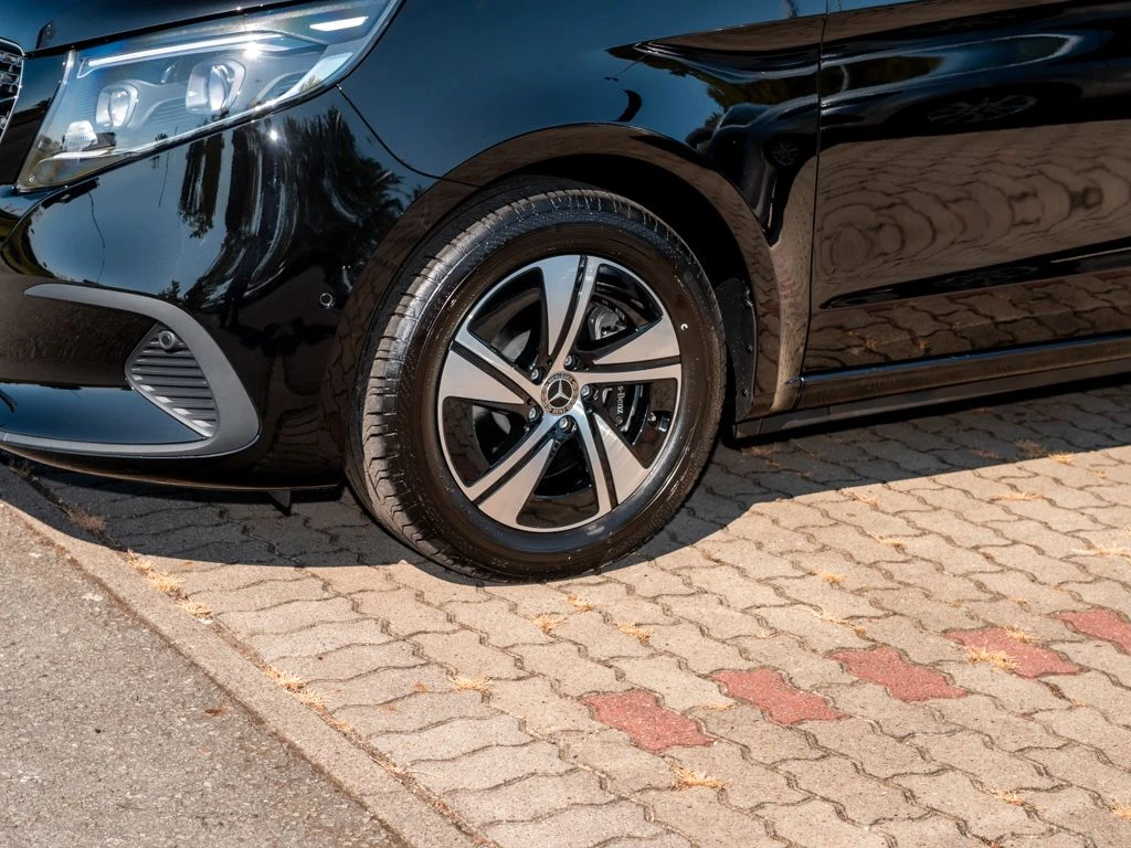 Mercedes-Benz-V-Klasse 220 d-image-5
