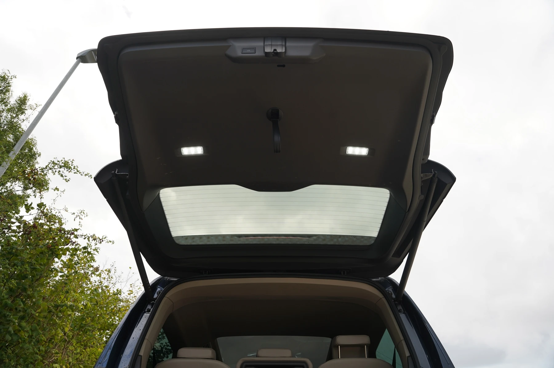 Volkswagen-Multivan-image-31