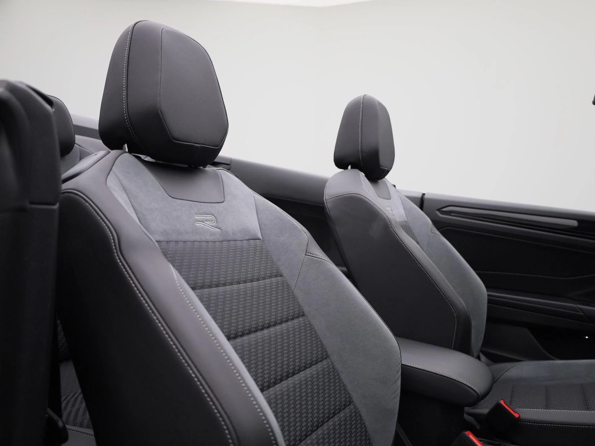 Volkswagen-T-Roc-image-42