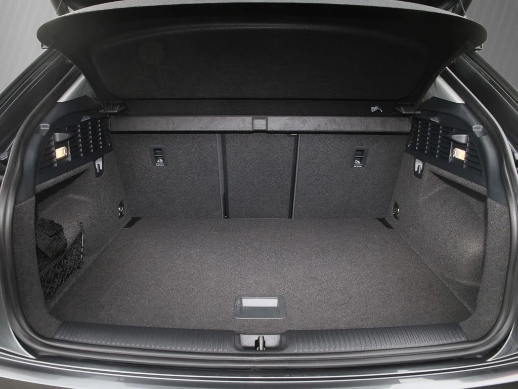 Audi Q2 30 TFSI S Line /Navi