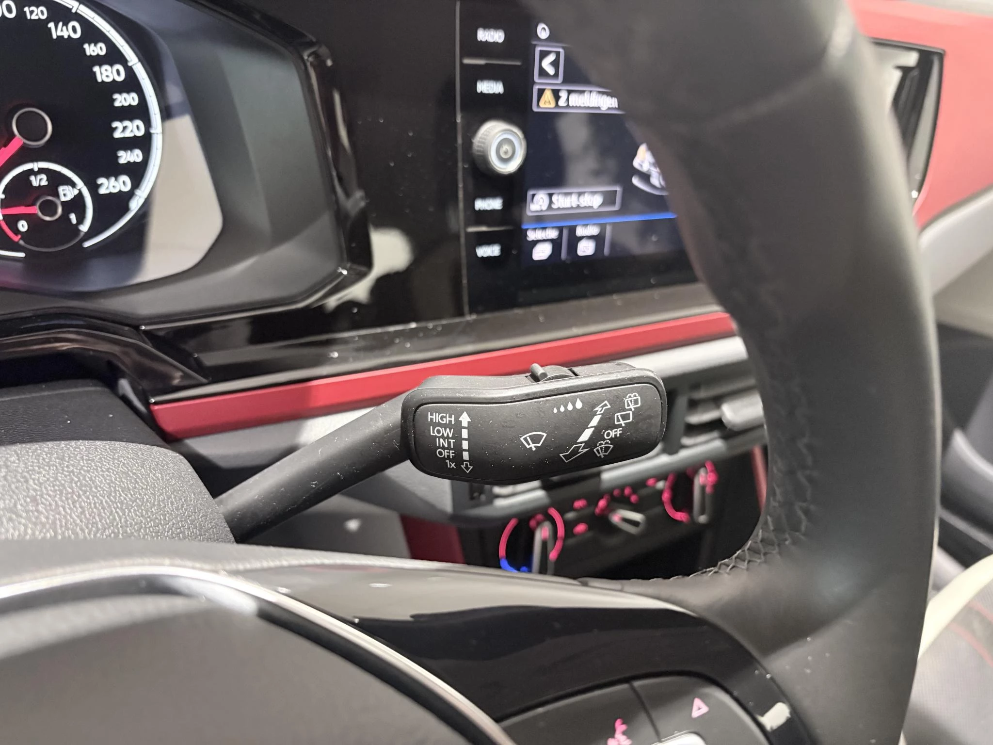 Volkswagen-Polo-image-18