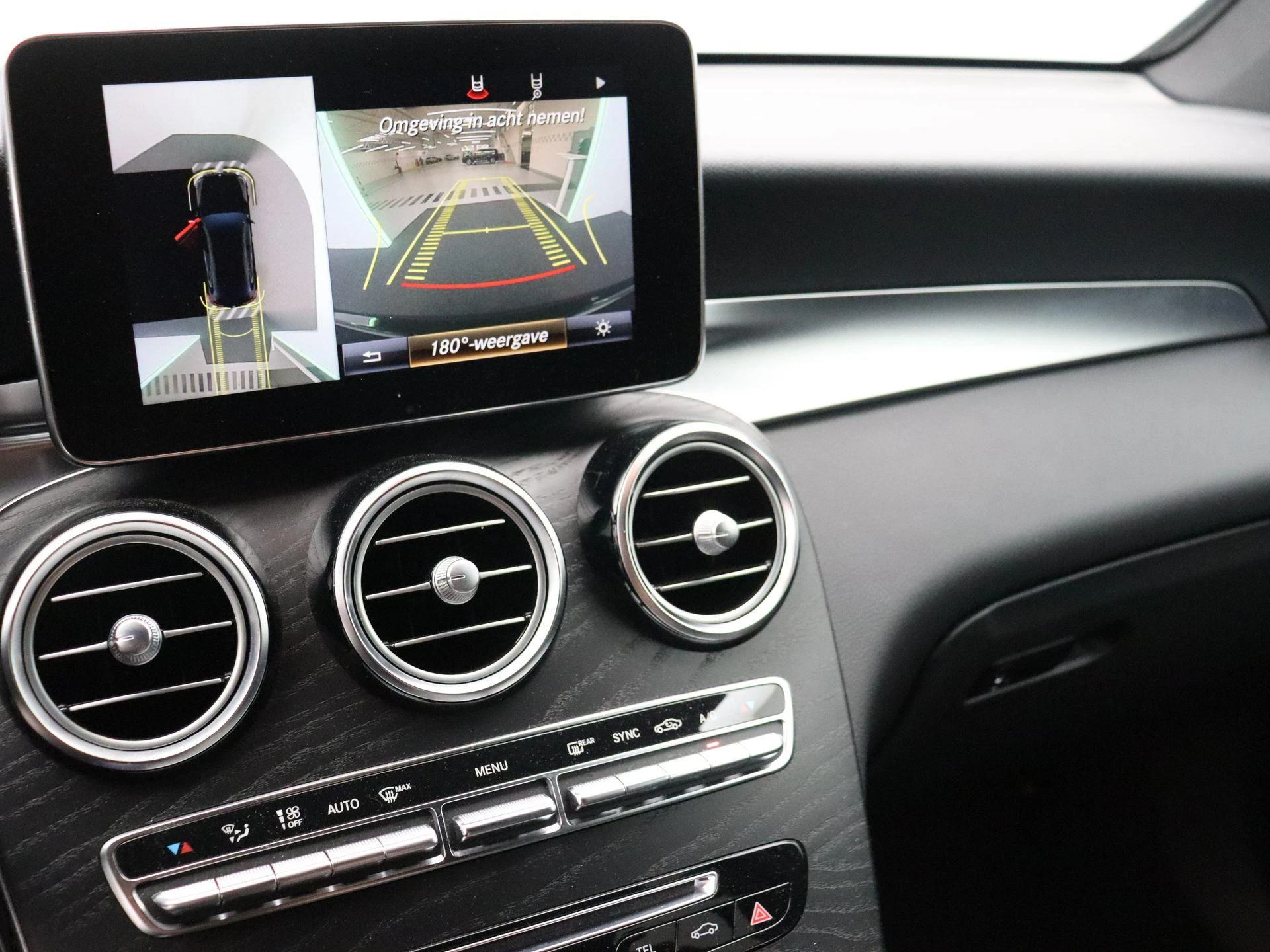 Mercedes-Benz-GLC-image-12