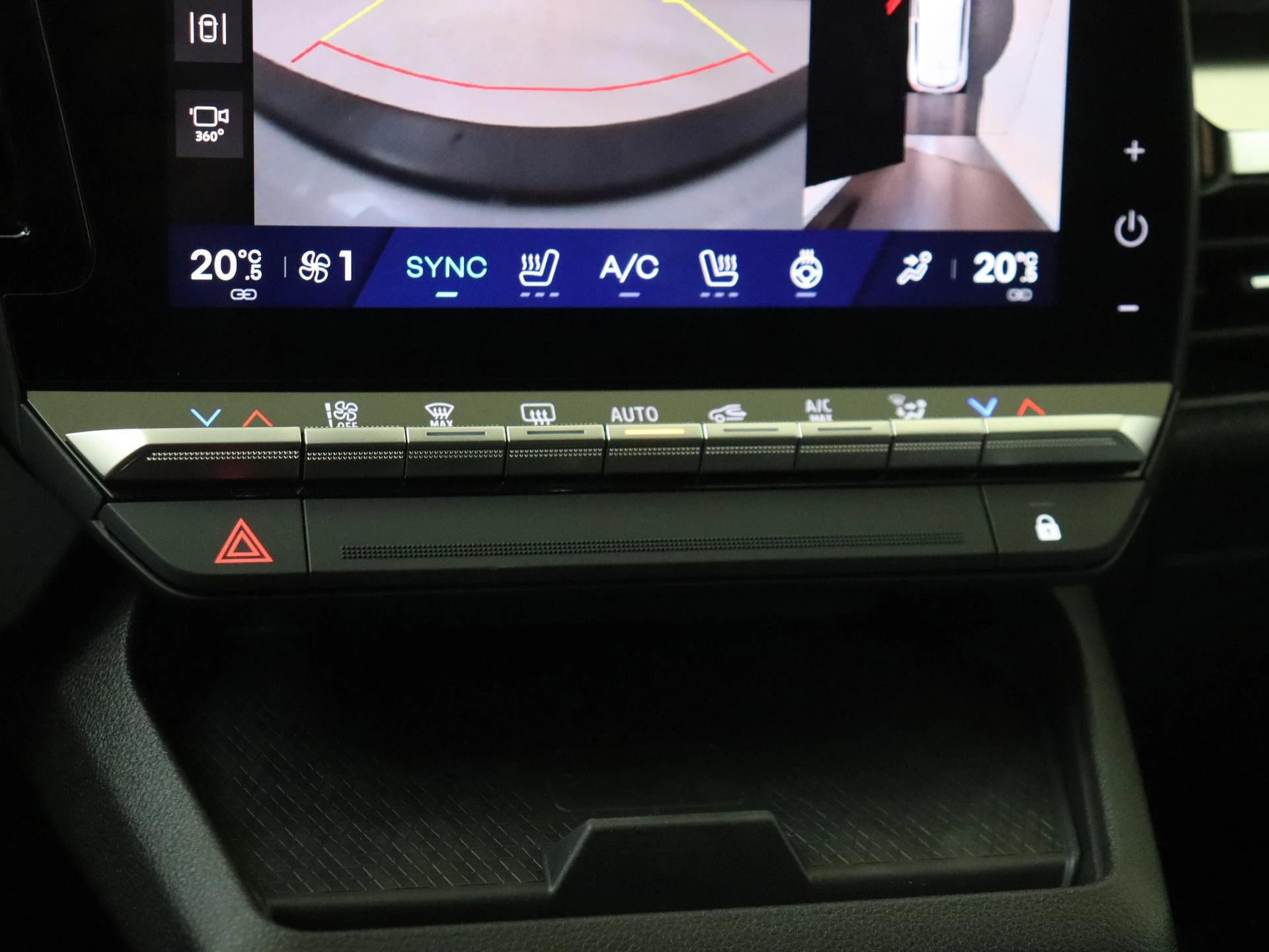 Renault-Megane E-Tech-image-17