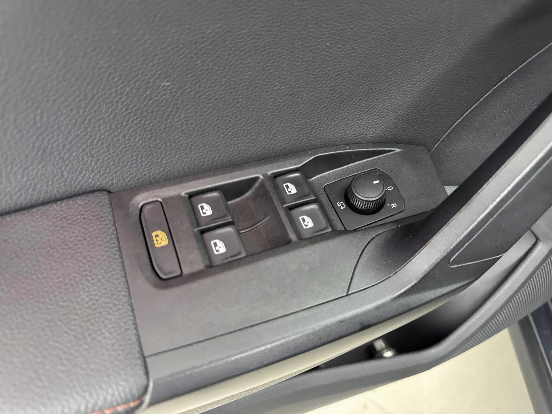 SEAT-Arona-image-19