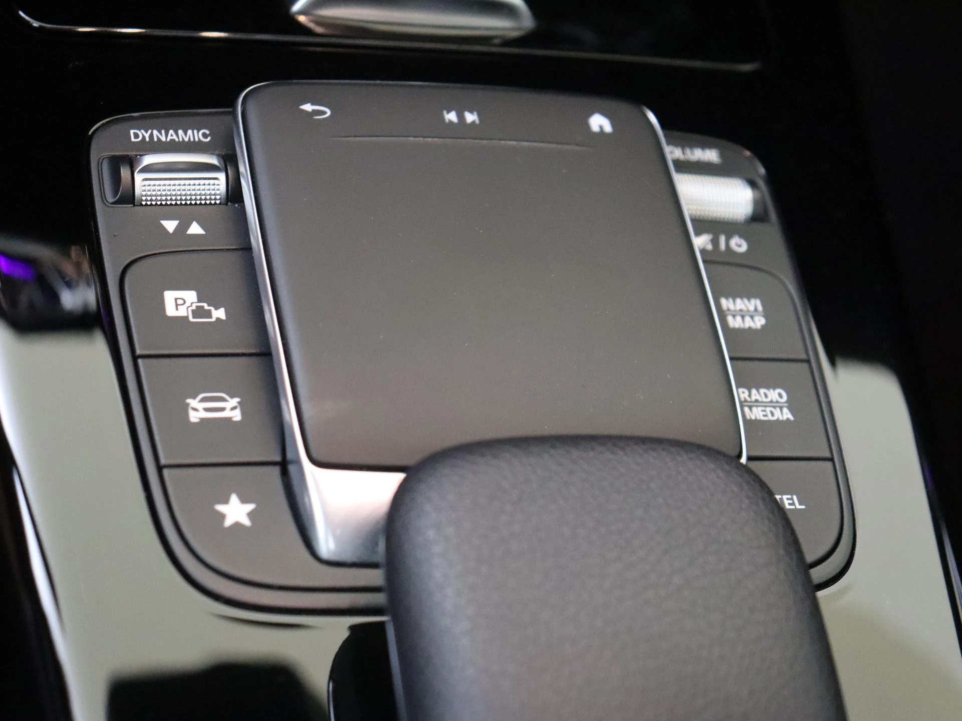Mercedes-Benz-A-Klasse-image-20