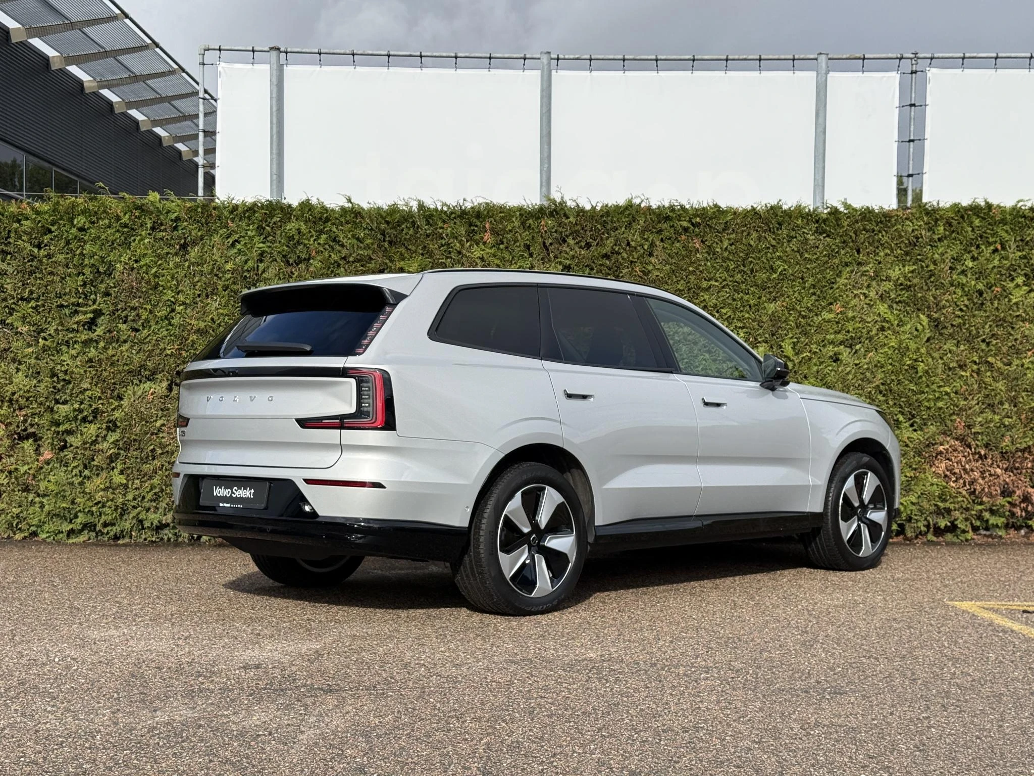 Volvo-EX90-image-6