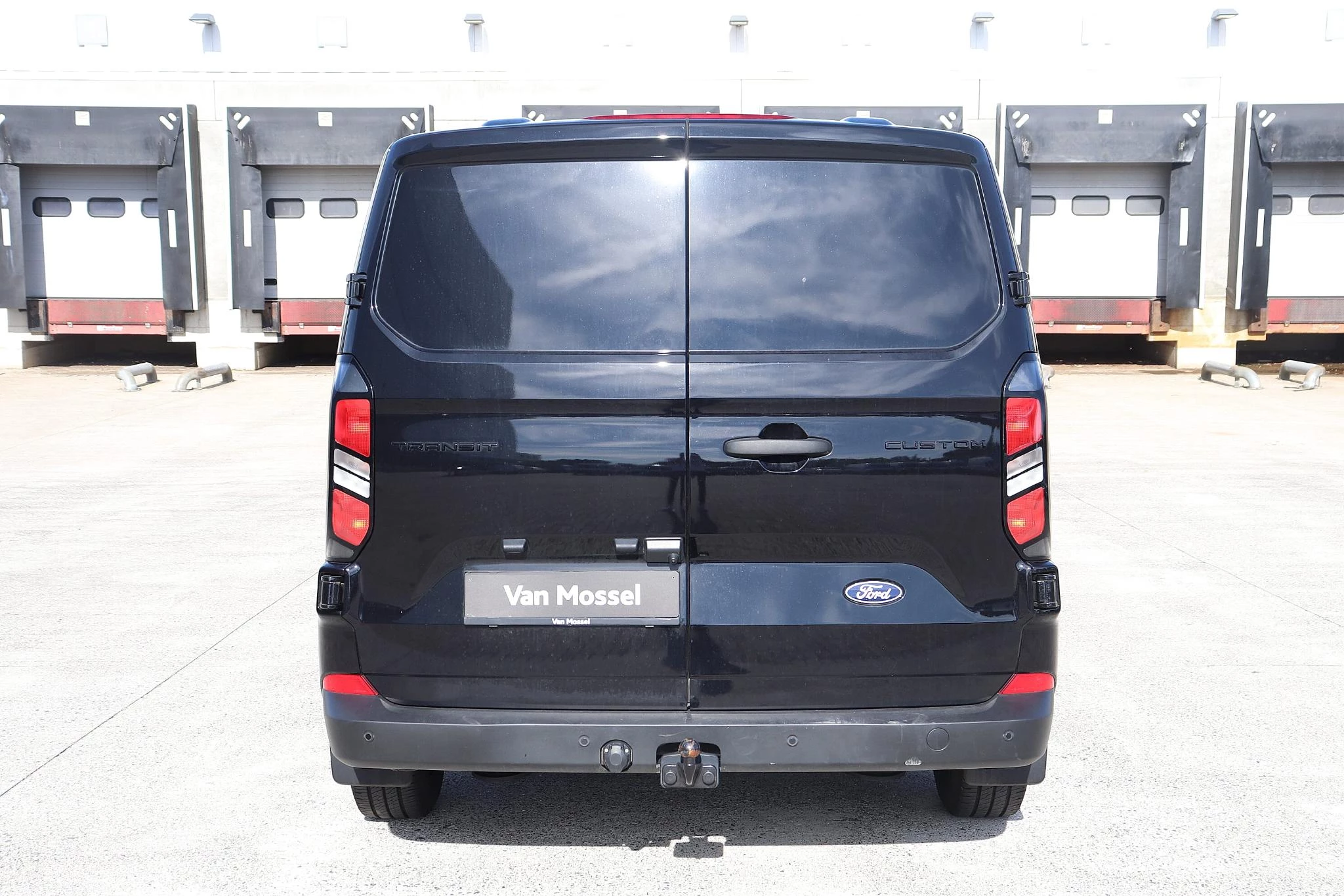 Ford-Transit Custom-image-4