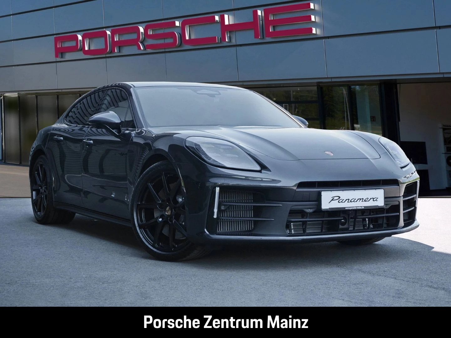 Porsche-Panamera-image-1