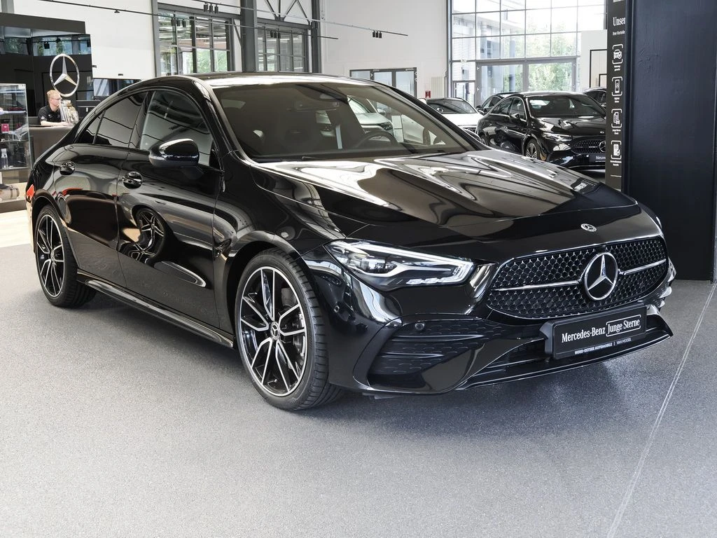 Mercedes-Benz-CLA 200-image-5