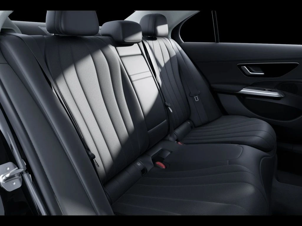 Mercedes-Benz-E-Klasse 220 d-image-11