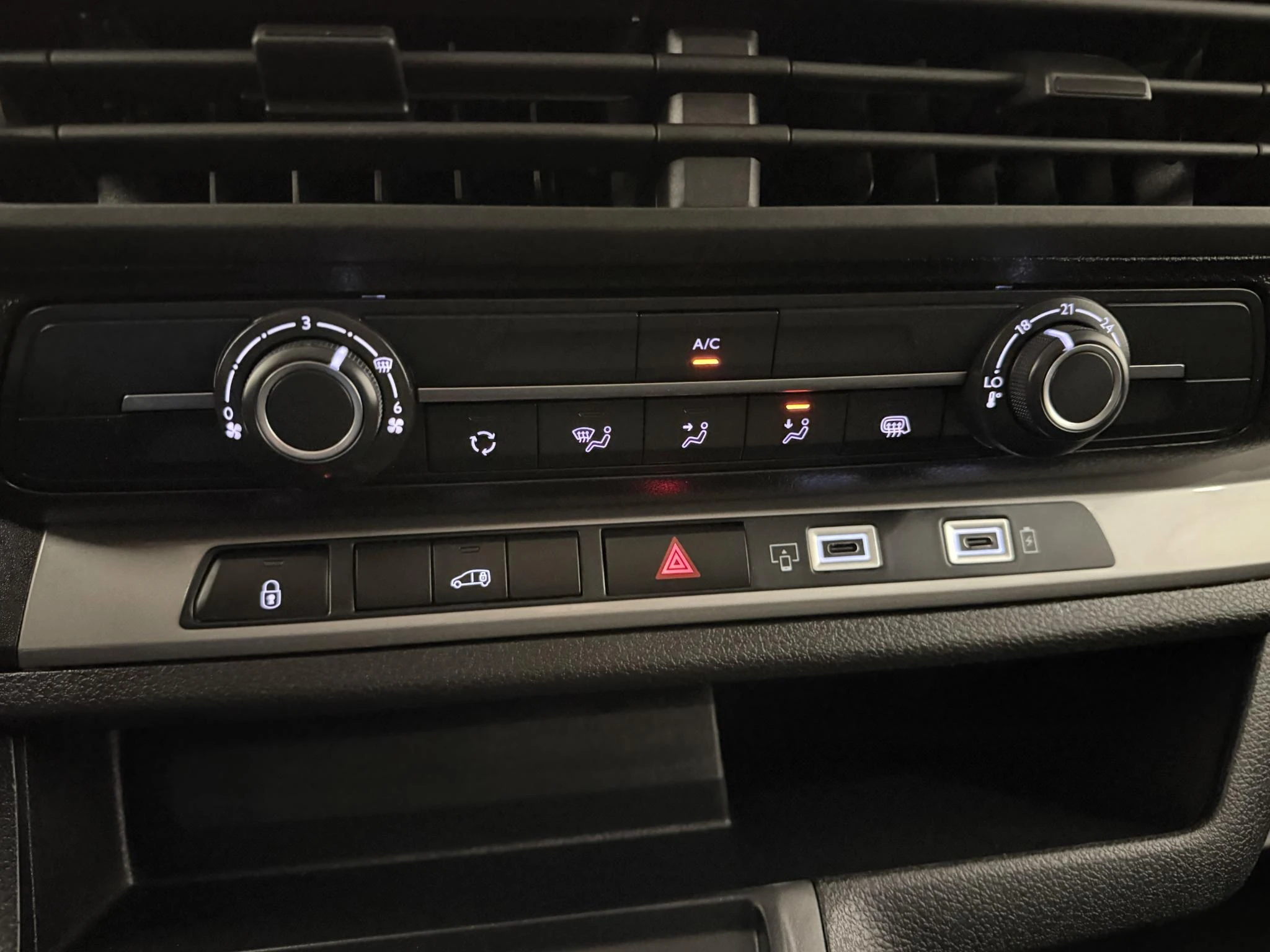 Peugeot-e-Expert-image-10