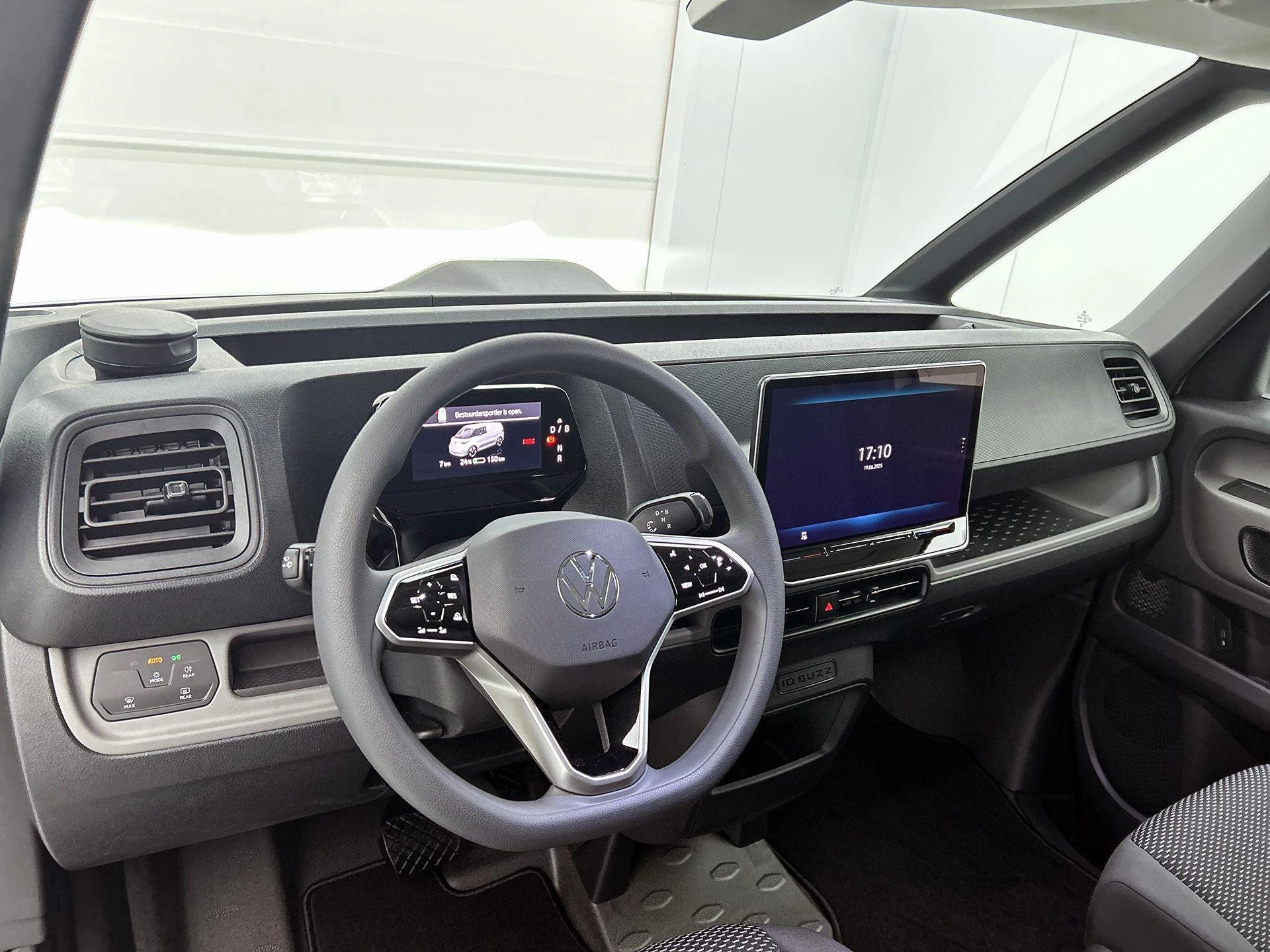 Volkswagen-ID. Buzz Cargo-image-5