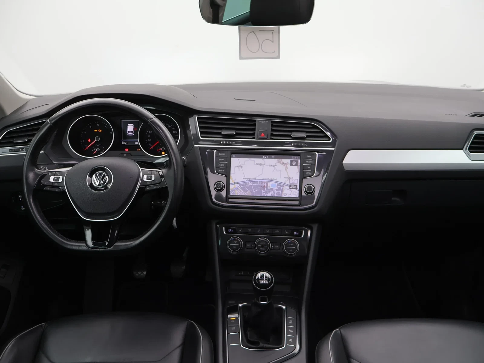 Volkswagen Tiguan Tiguan Comfortline 1.4TSI 150PK *TREKHAAK*LEDER*PANODAK*ACC*CAMERA*PDC*...*