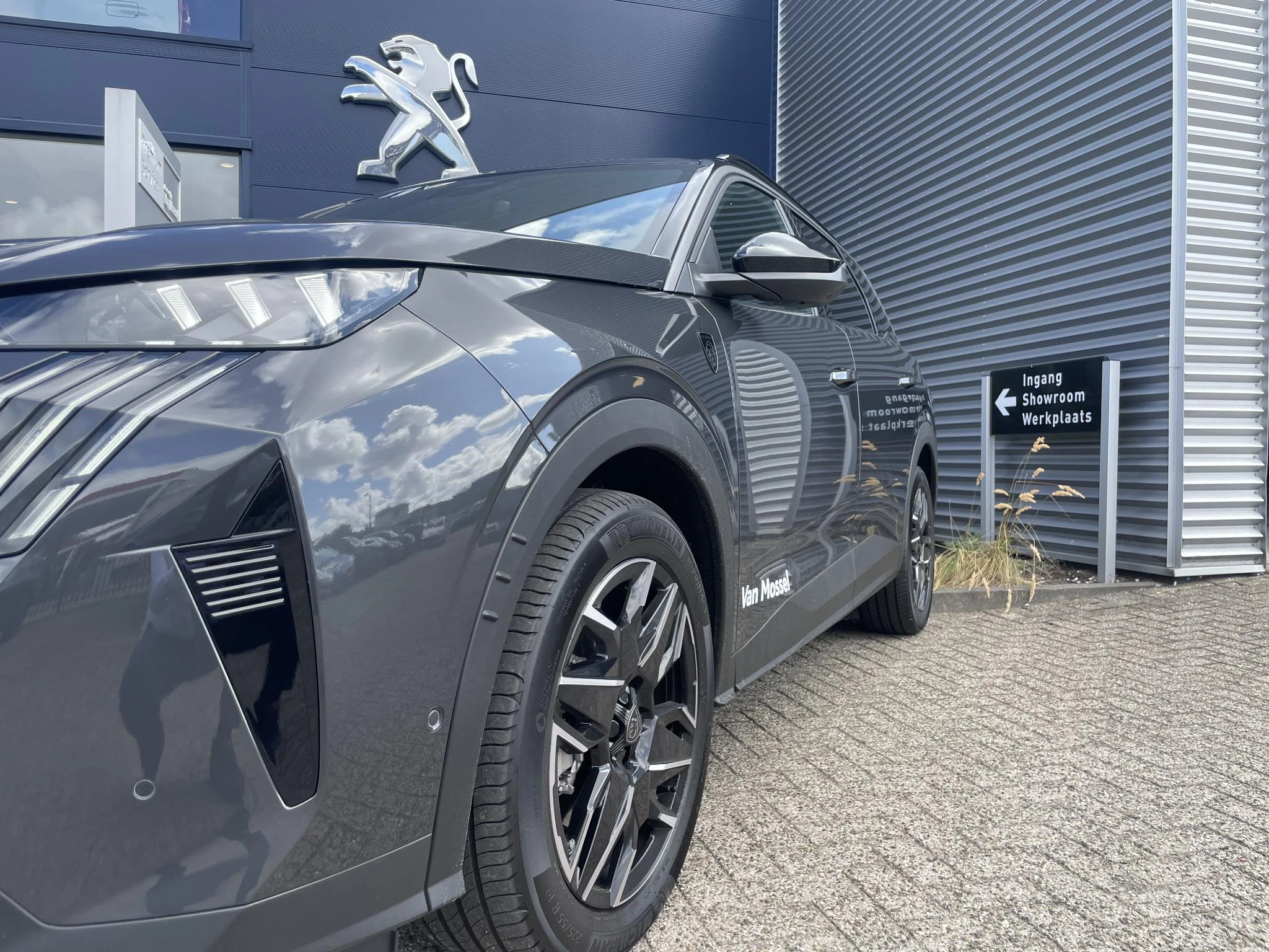 Peugeot-5008-image-2