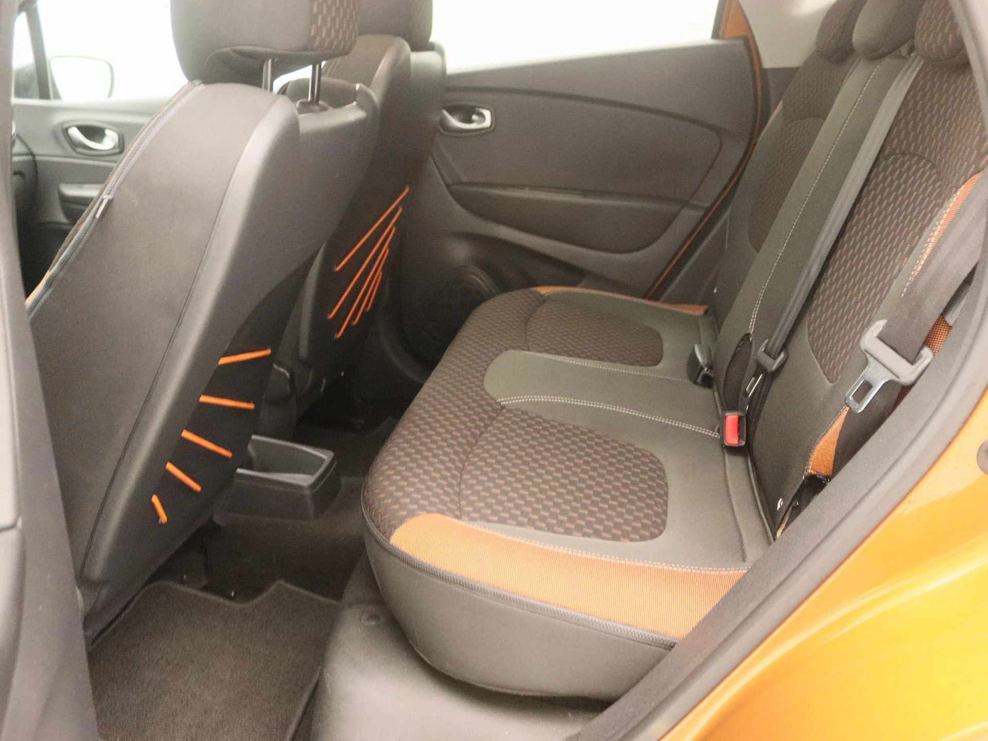 Renault-Captur-image-12