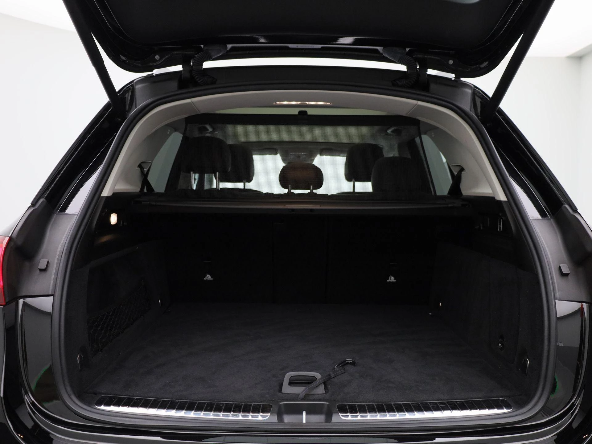 Mercedes-Benz-GLE-image-13