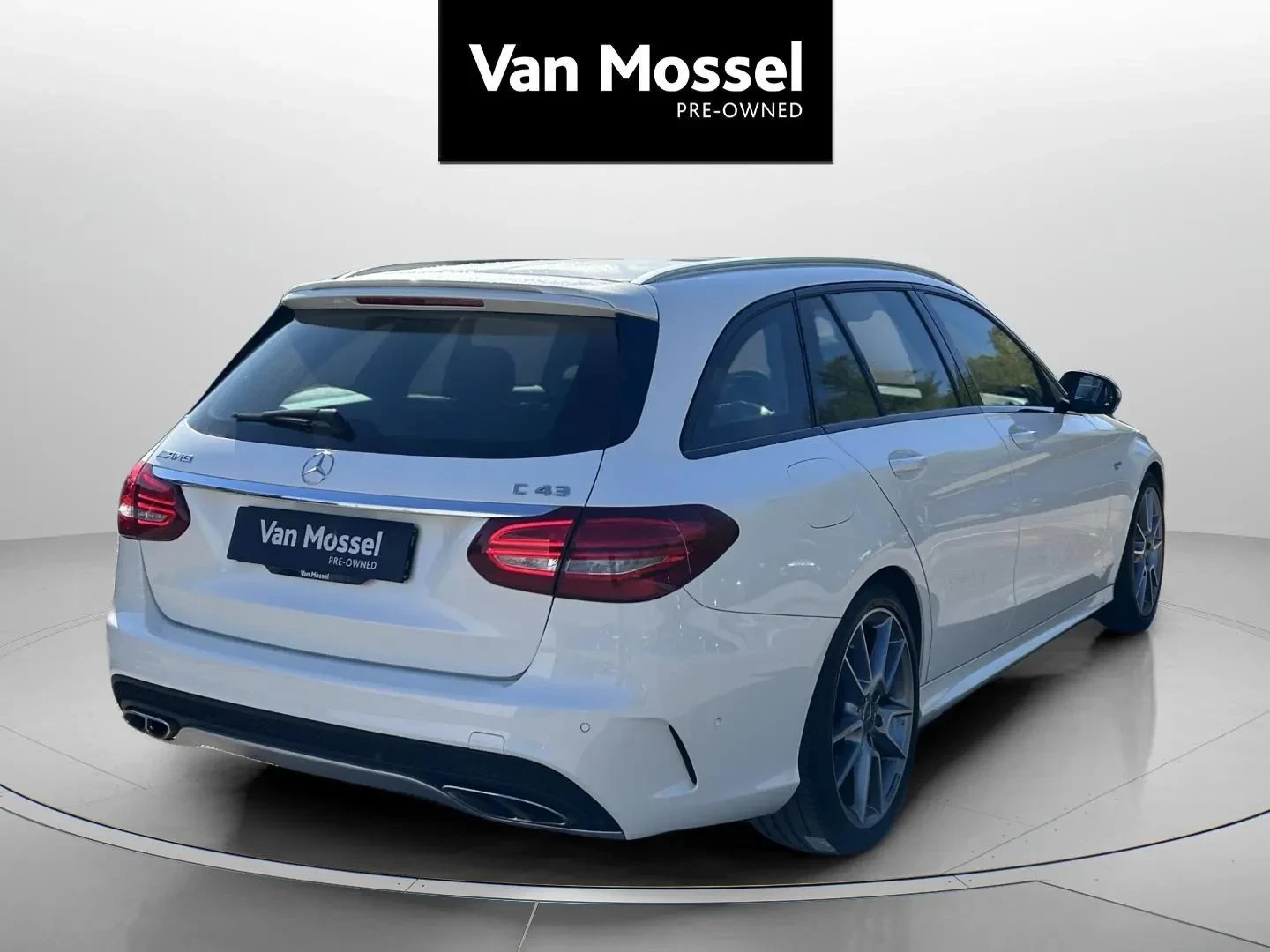 Mercedes-Benz-C-Klasse-image-4