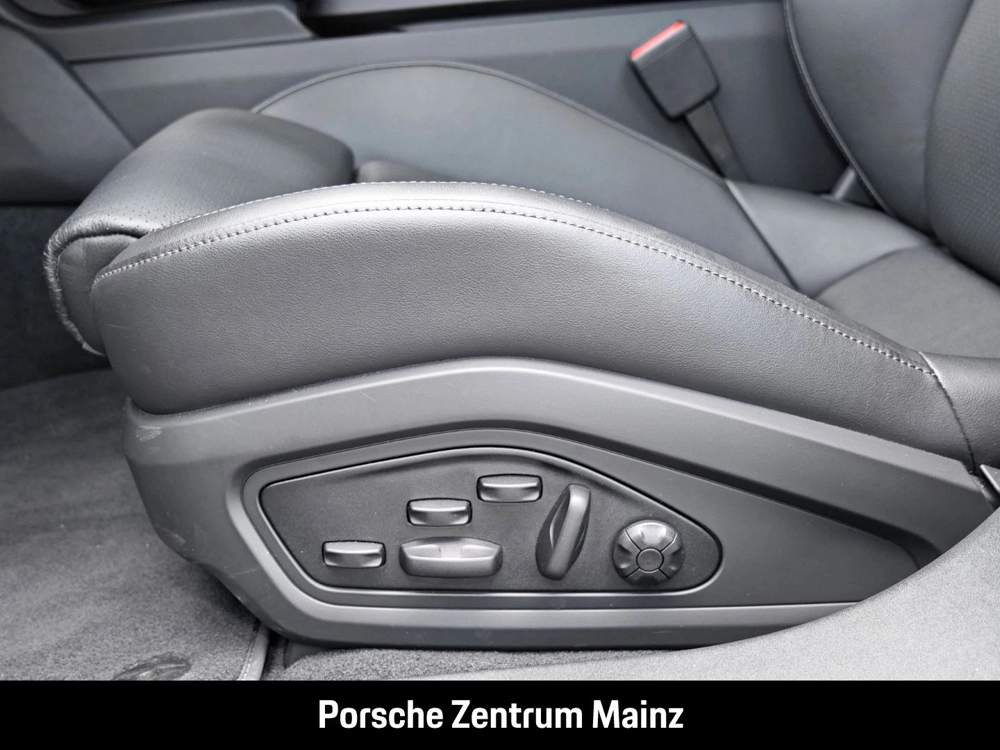 Porsche-Taycan-image-29