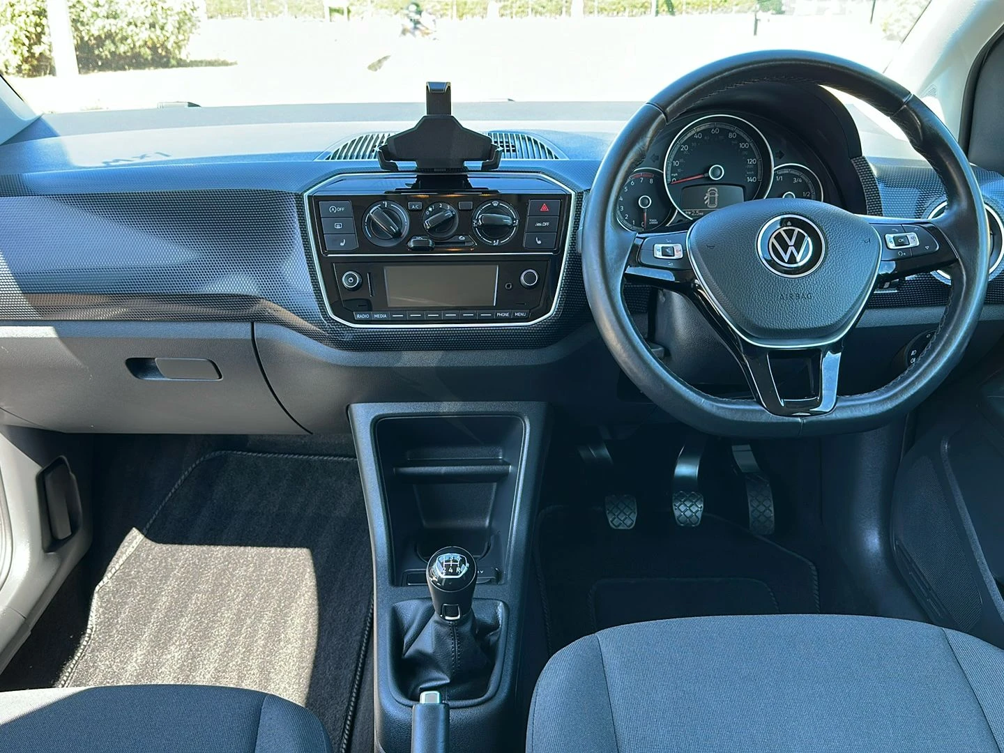 Volkswagen-up!-image-3