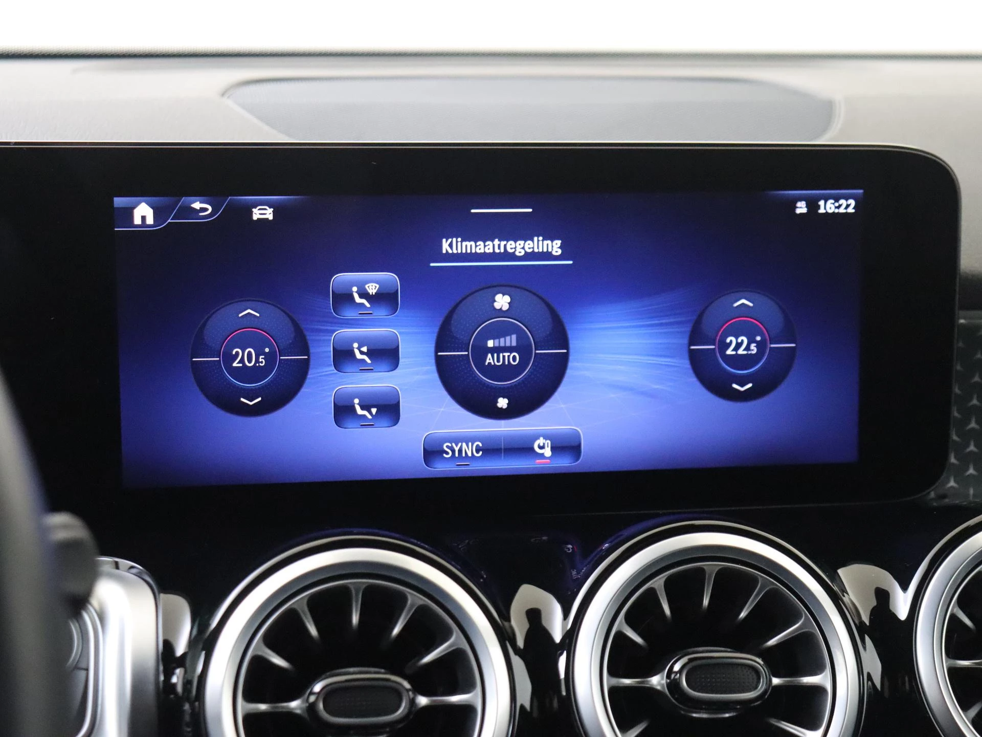 Mercedes-Benz-GLB-image-20