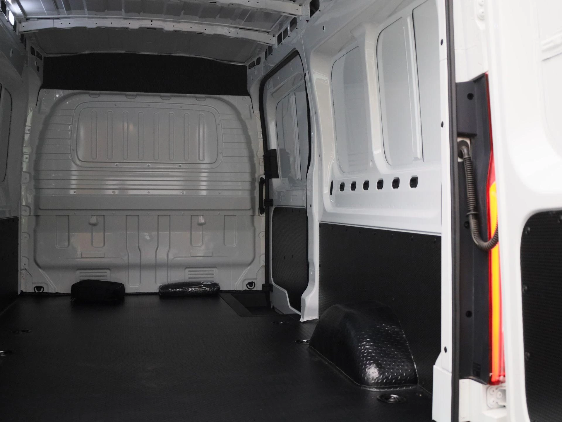 Maxus eDeliver9 L3H2 Business DEAL 89 kWh