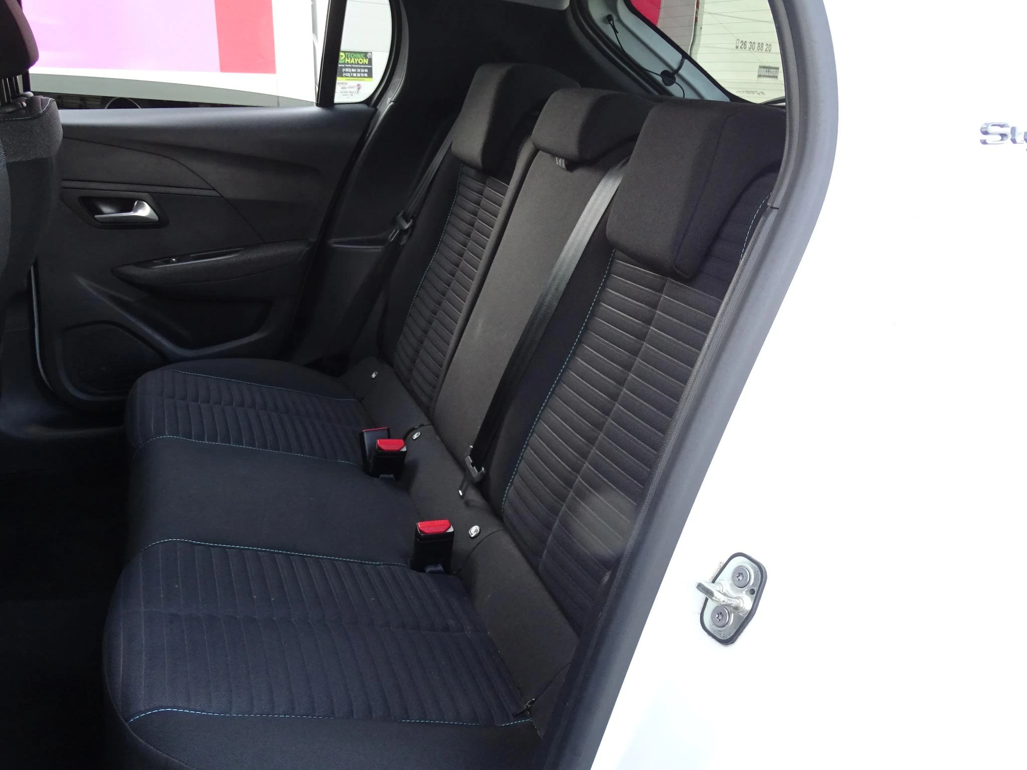 Peugeot-208-image-17