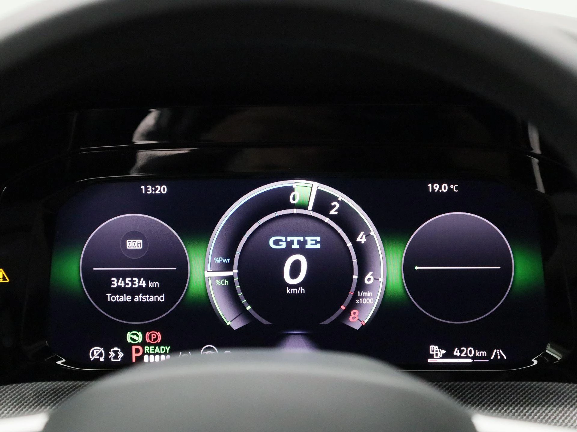Volkswagen-Golf-image-7