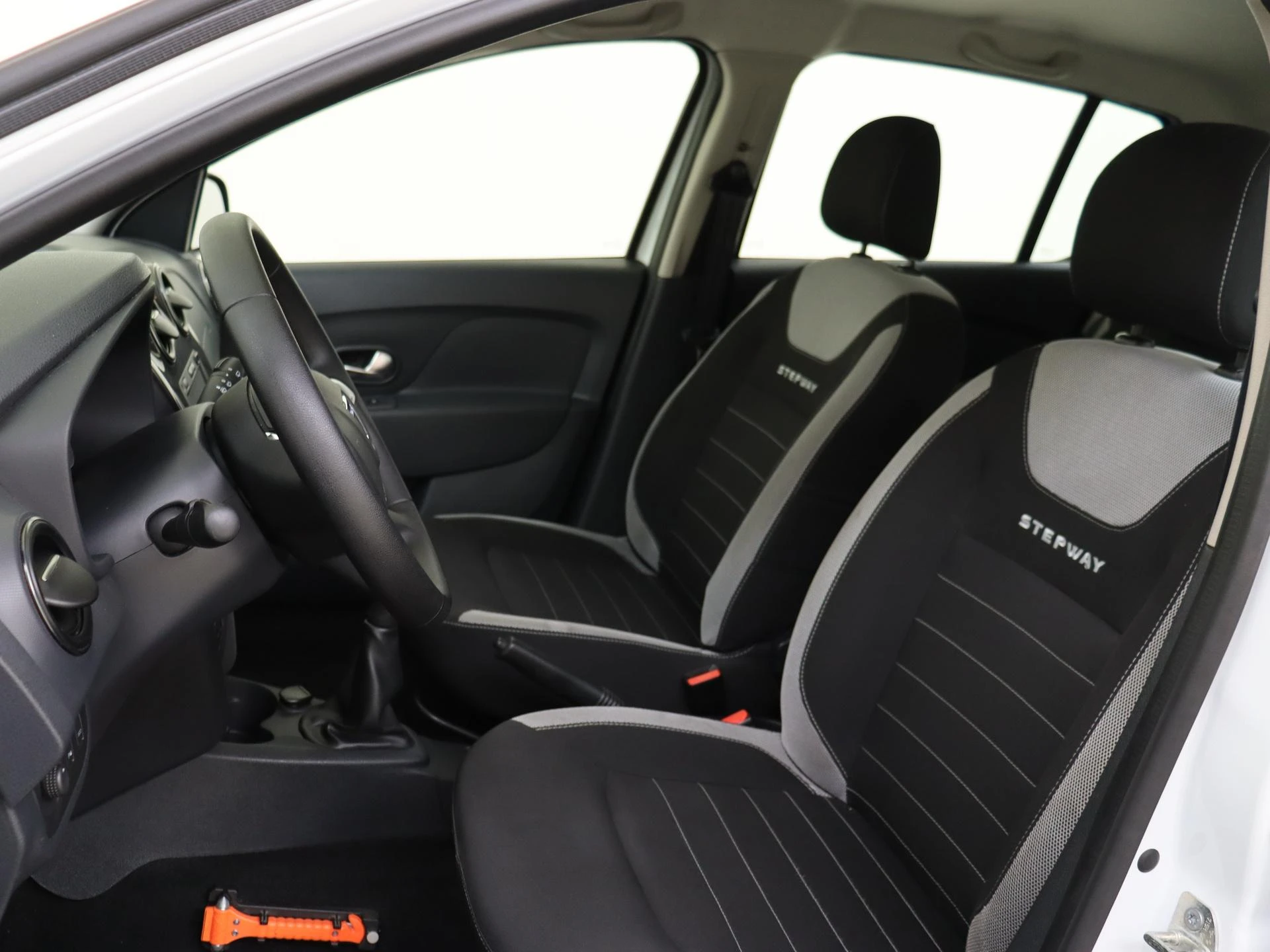 Dacia-Sandero Stepway-image-14