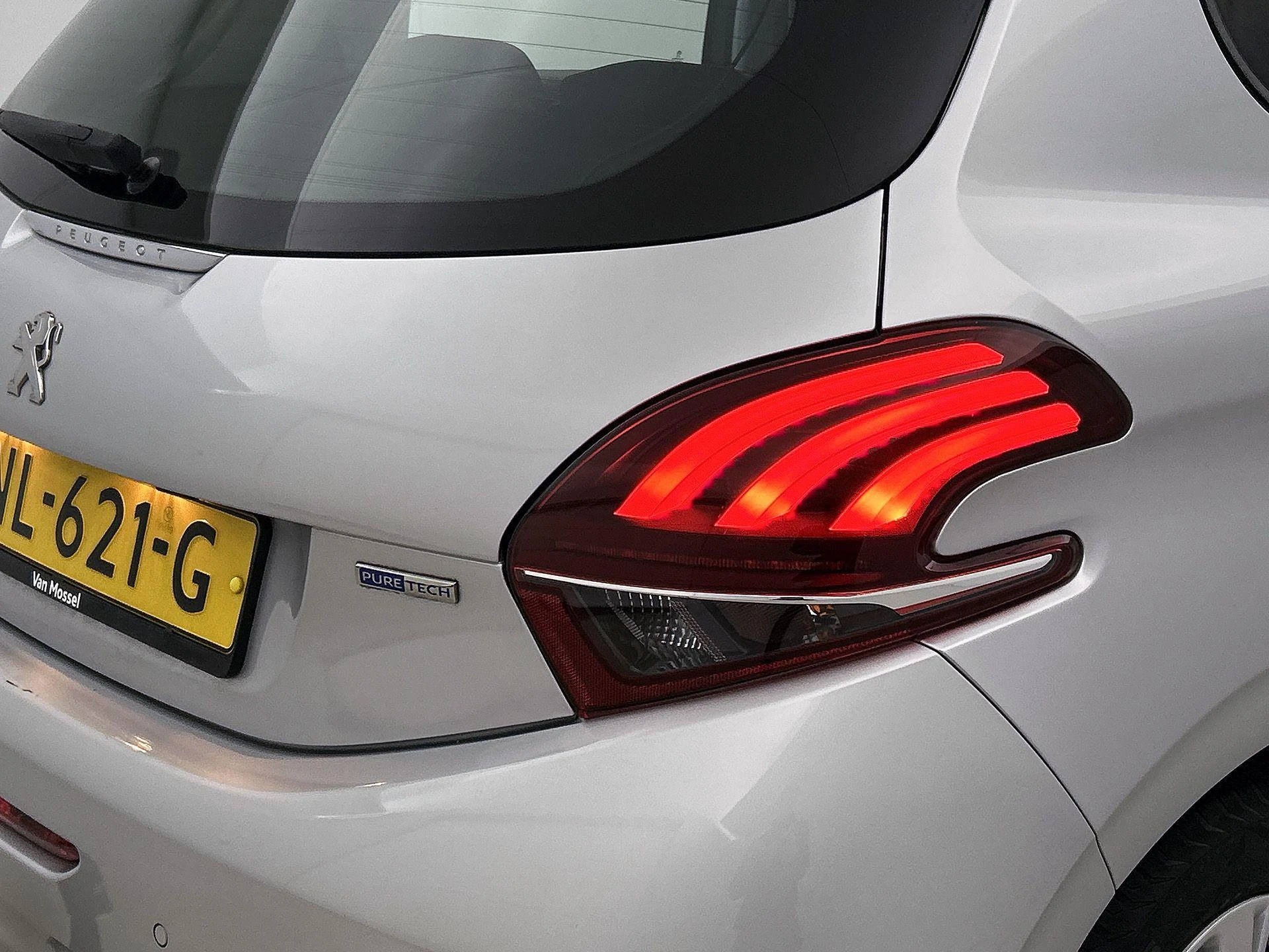 Peugeot 208 1.2 PureTech Blue Lion