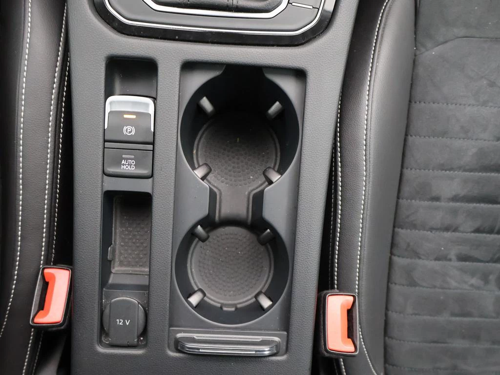 Volkswagen Passat Passat Elegance Business 1.5TSI 150PK* *LEDER*ALCANTARA*CAMERA*VIRTUAL COCKPIT*ACC*PDC*ZETELVERWARMING*...*