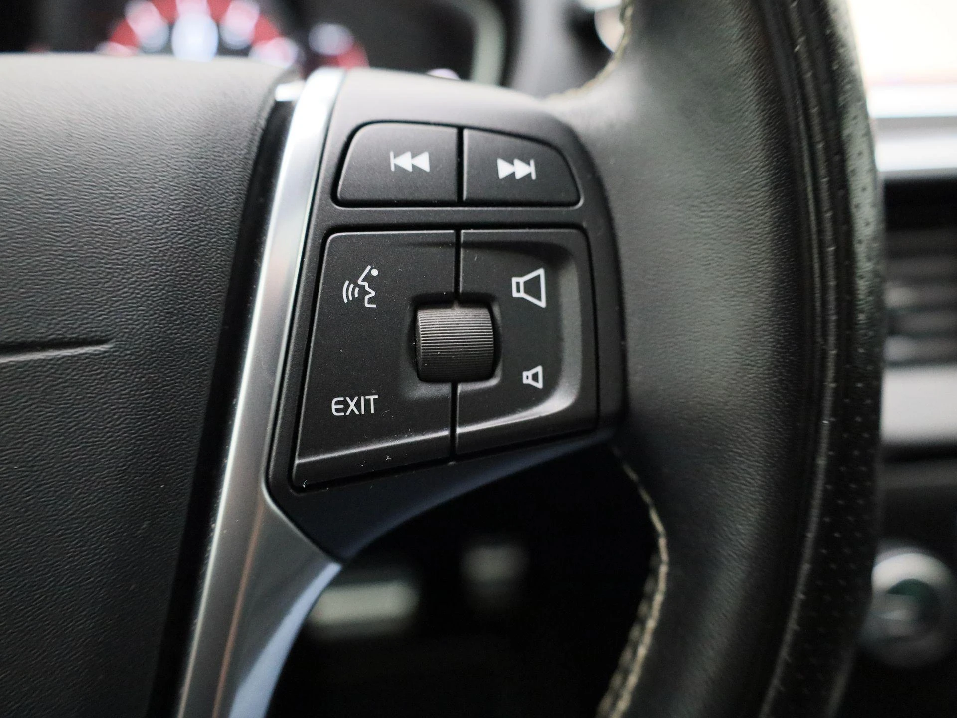 Volvo-V40-image-15