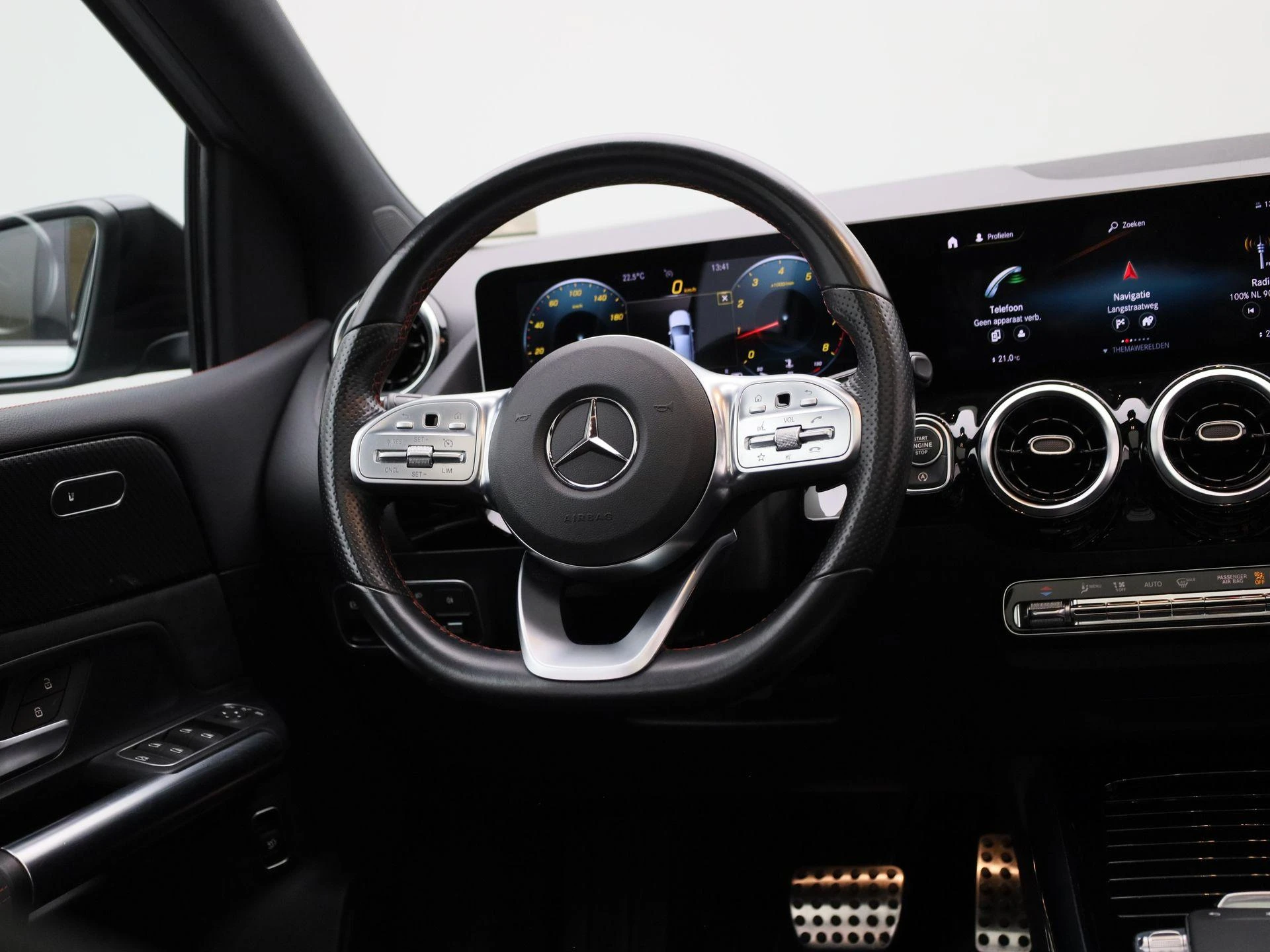 Mercedes-Benz-B-Klasse-image-8