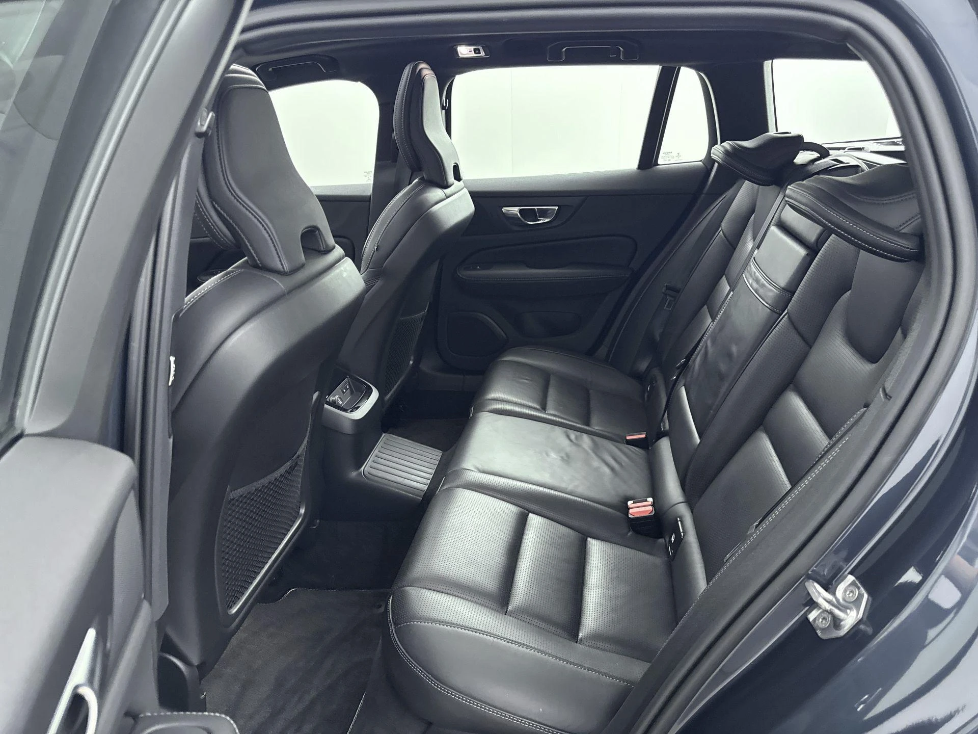 Volvo-V60-image-25