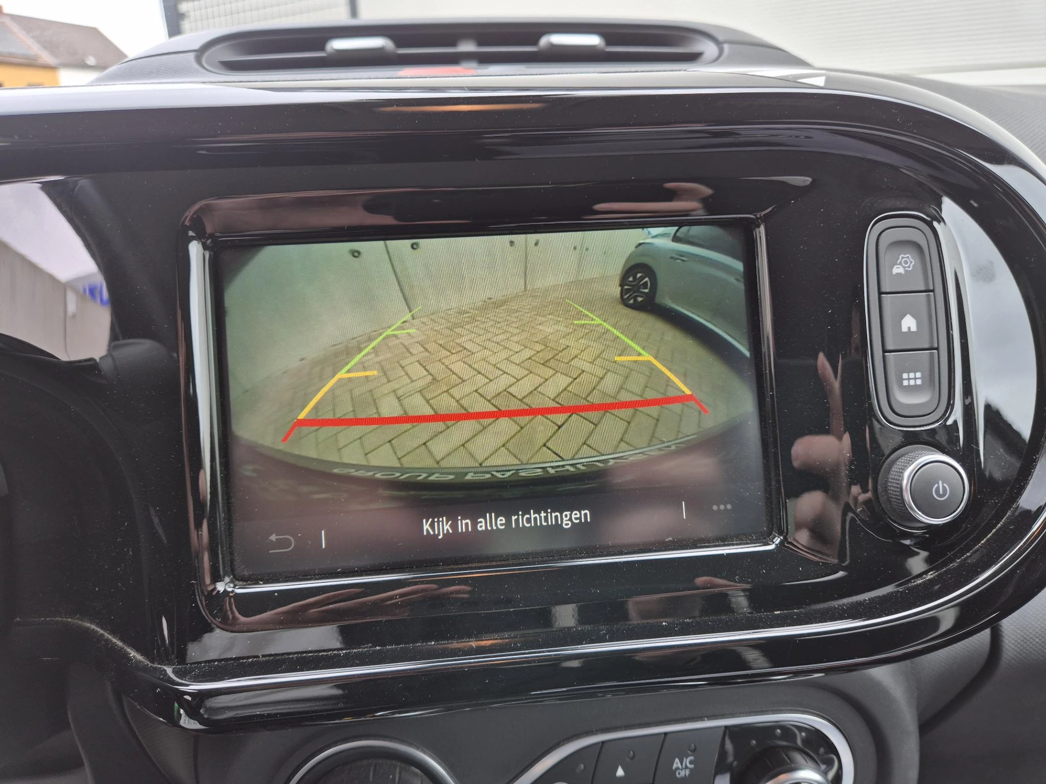 Renault-Twingo-image-11