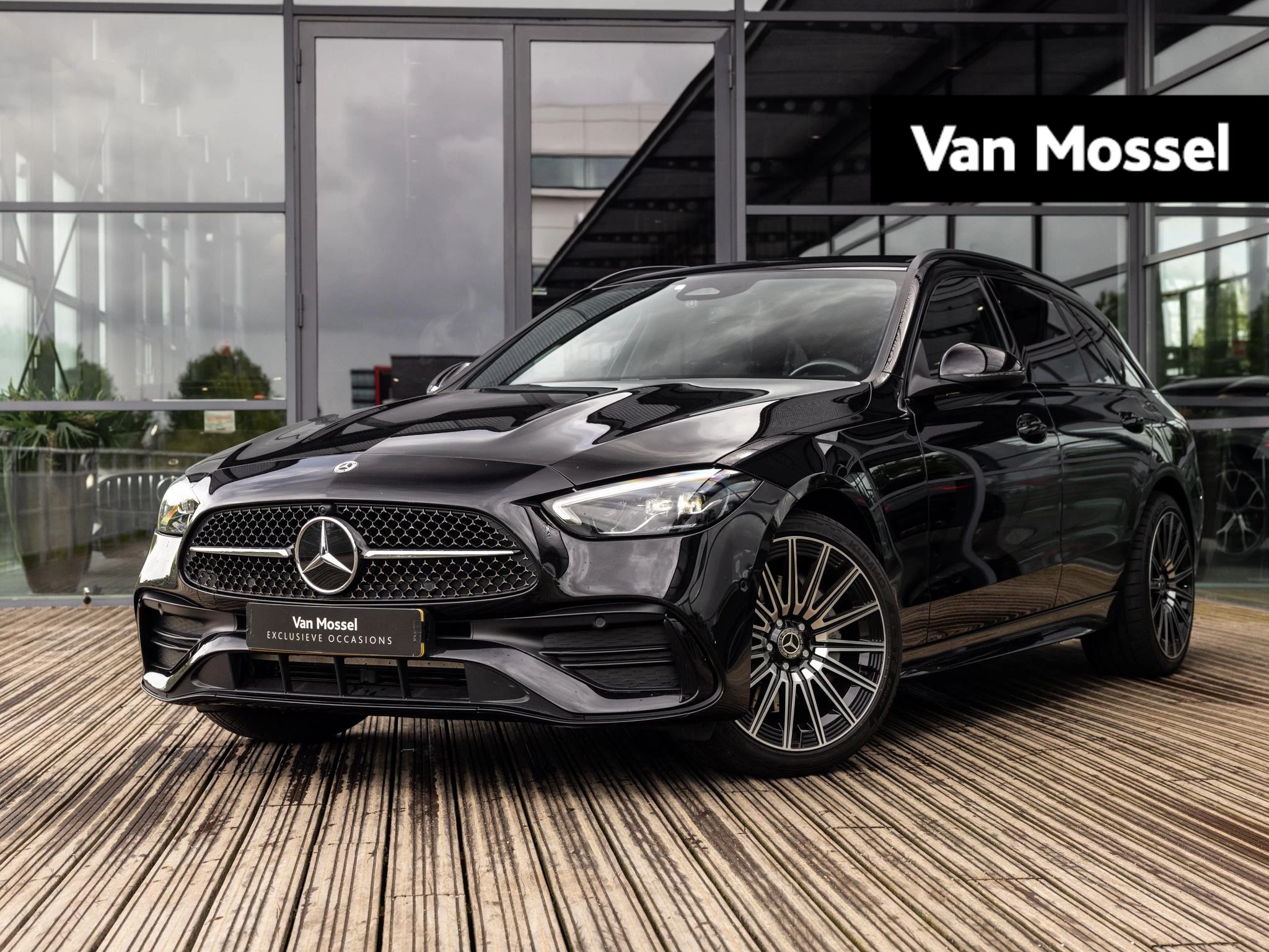 Mercedes-Benz-C-Klasse-image-0