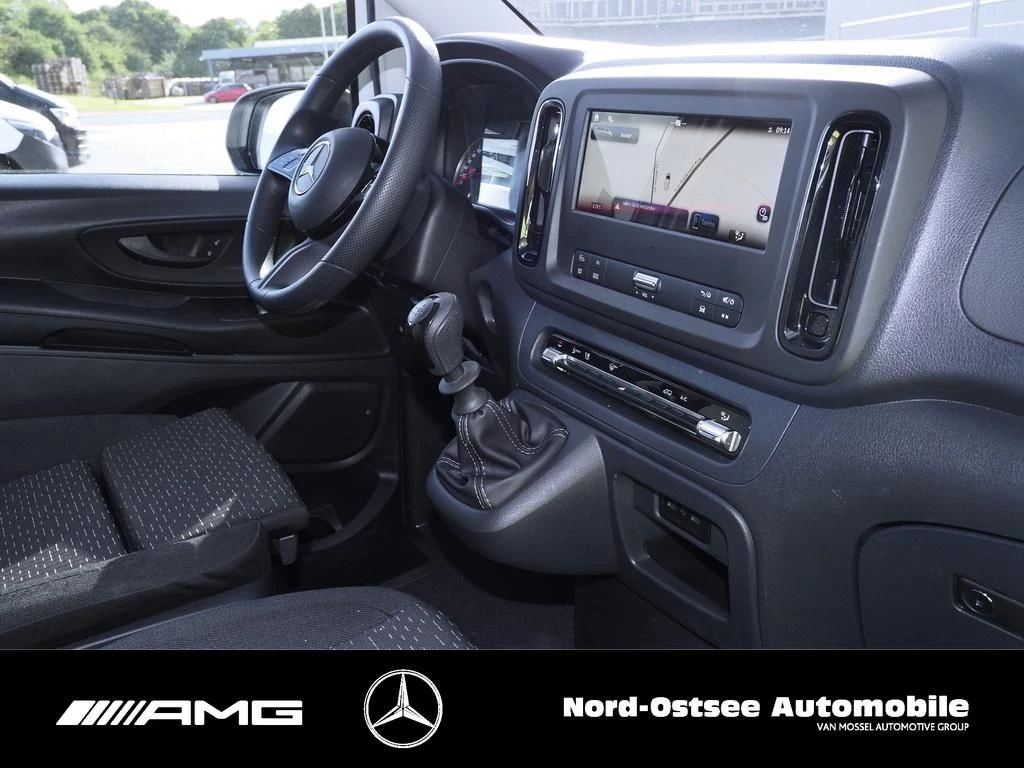 Mercedes-Benz-Vito-image-6