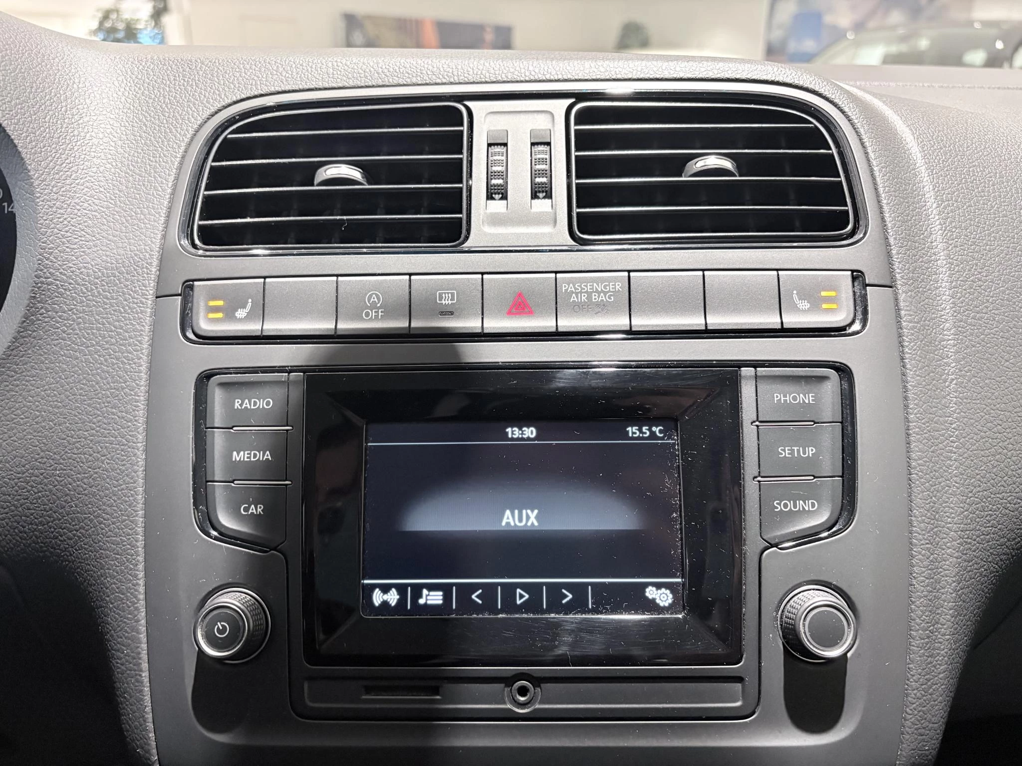 Volkswagen-Polo-image-17