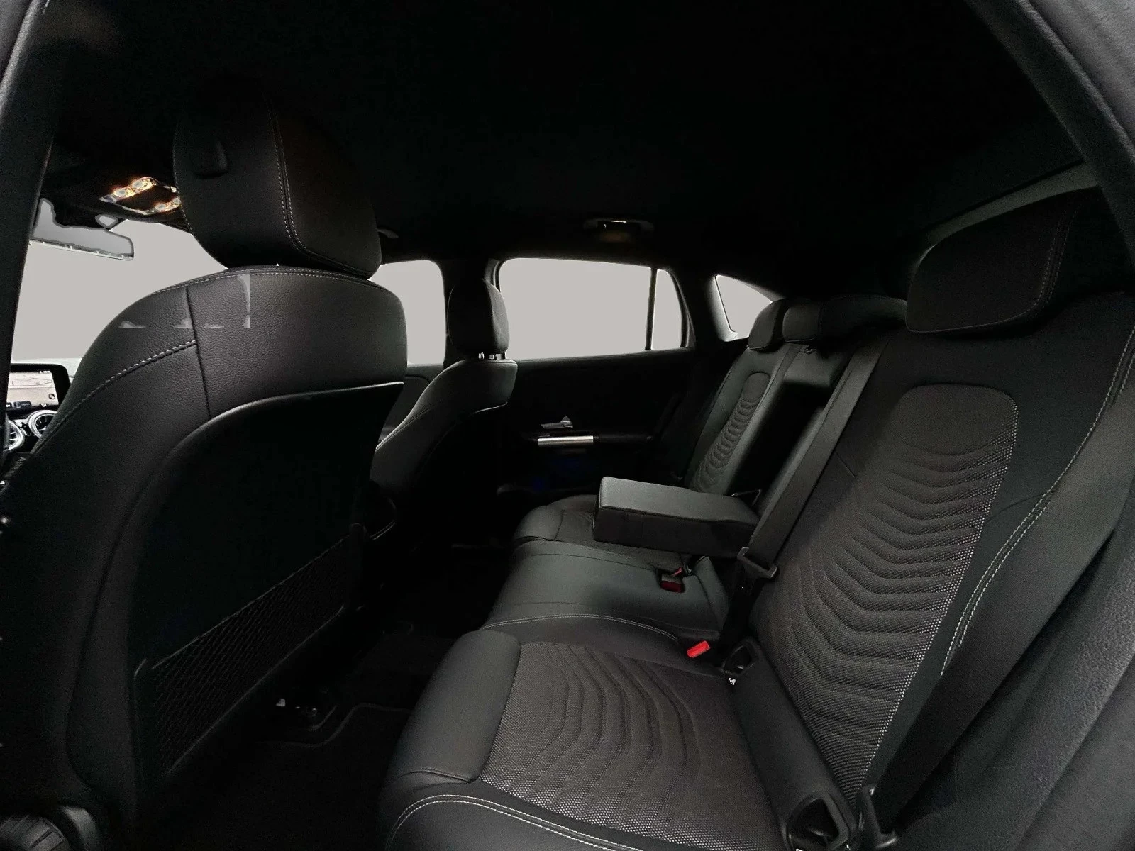 Mercedes-Benz-EQA-image-11