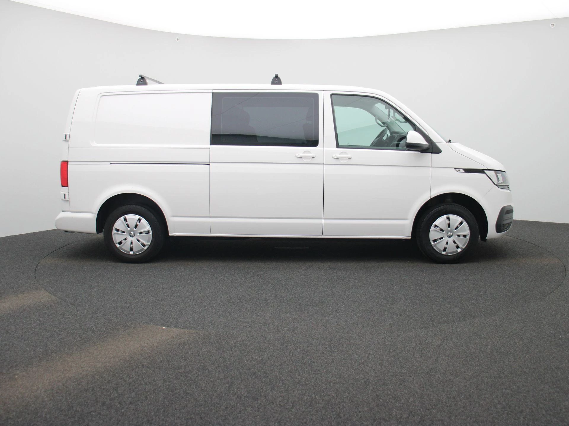 Volkswagen-Transporter-image-5