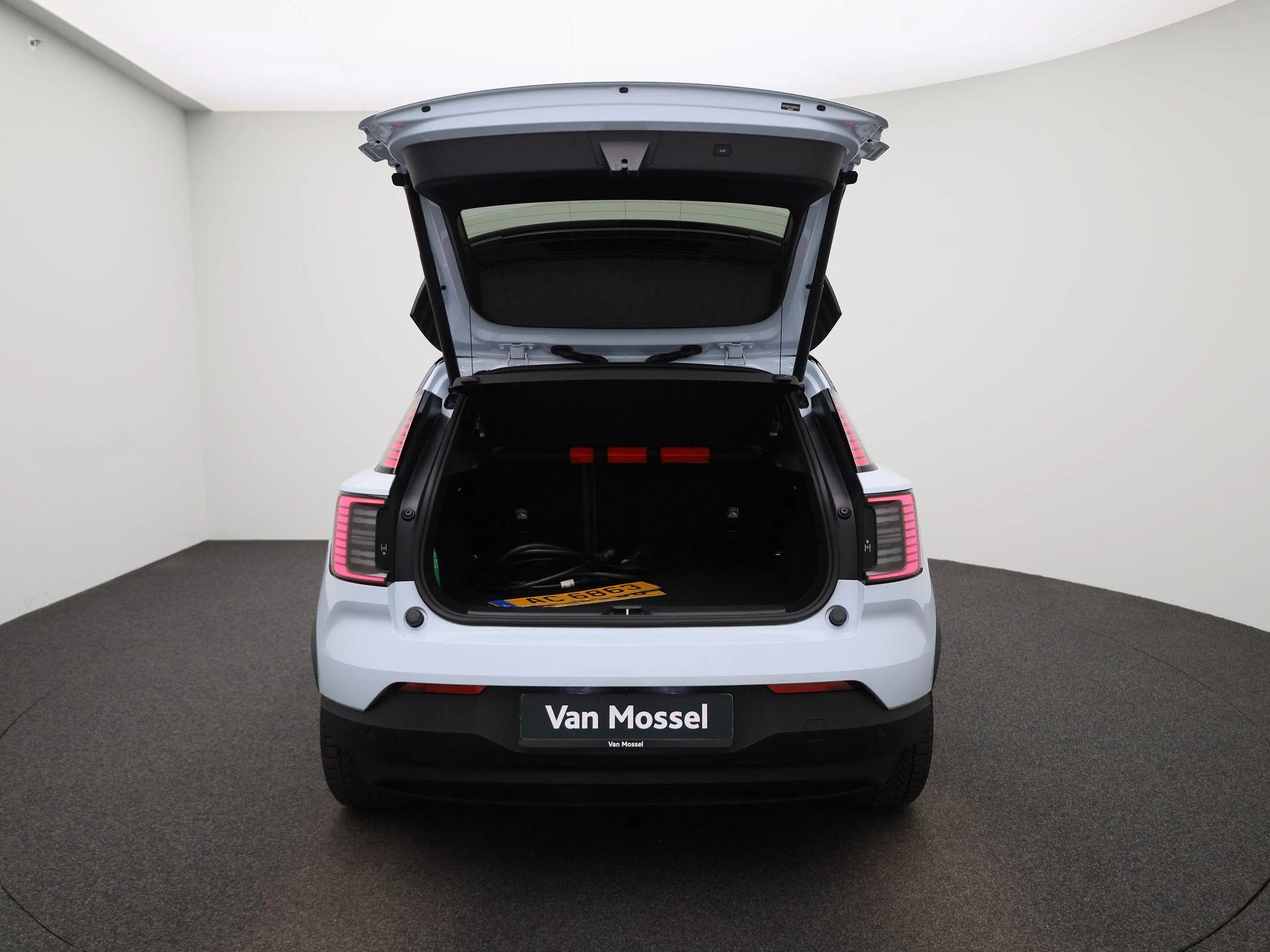 Volvo-EX30-image-11