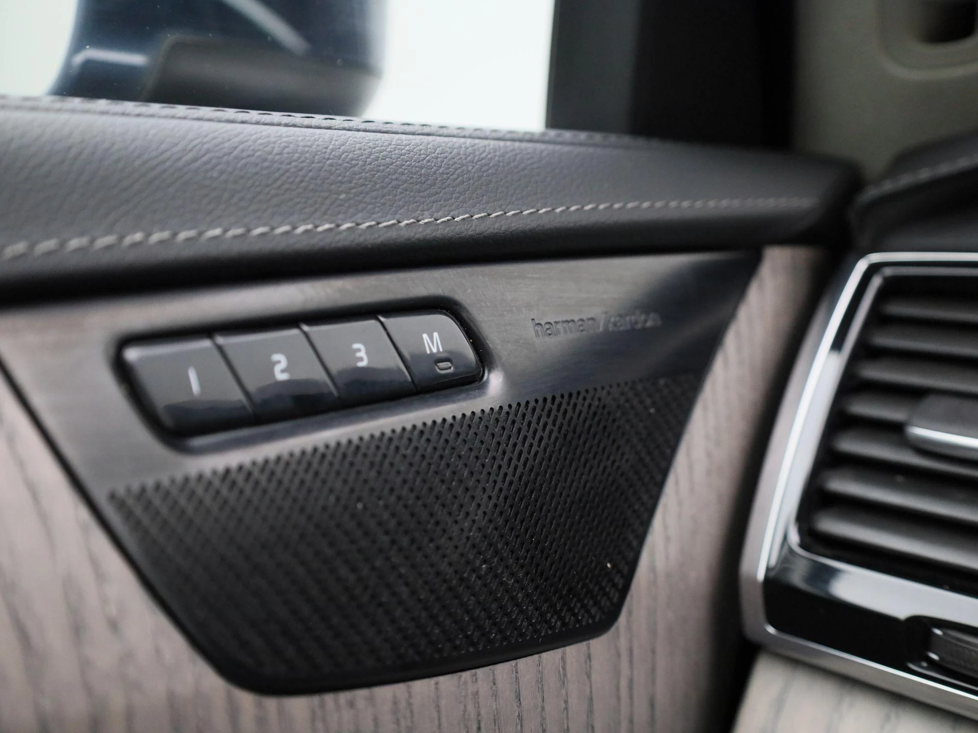 Volvo-XC90-image-31
