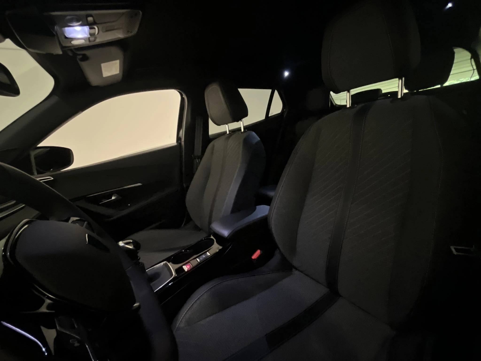 Peugeot-2008-image-18