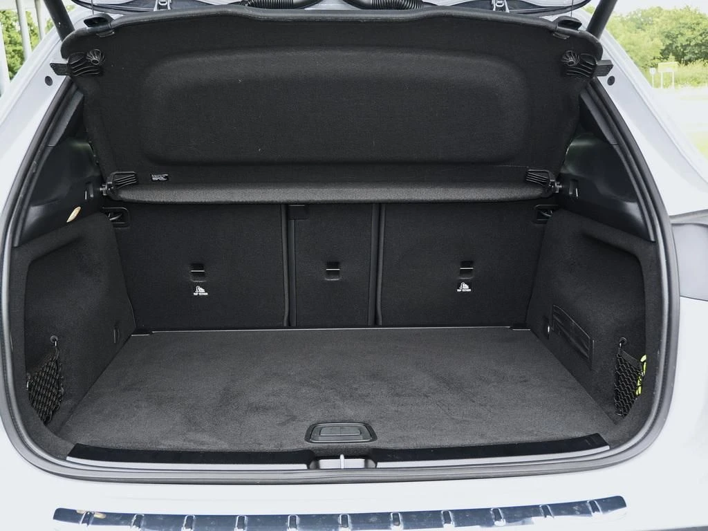 Mercedes-Benz-GLA 200-image-15