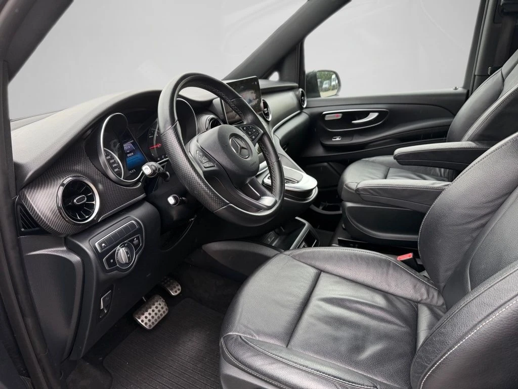 Mercedes-Benz-V-Klasse 300-image-10