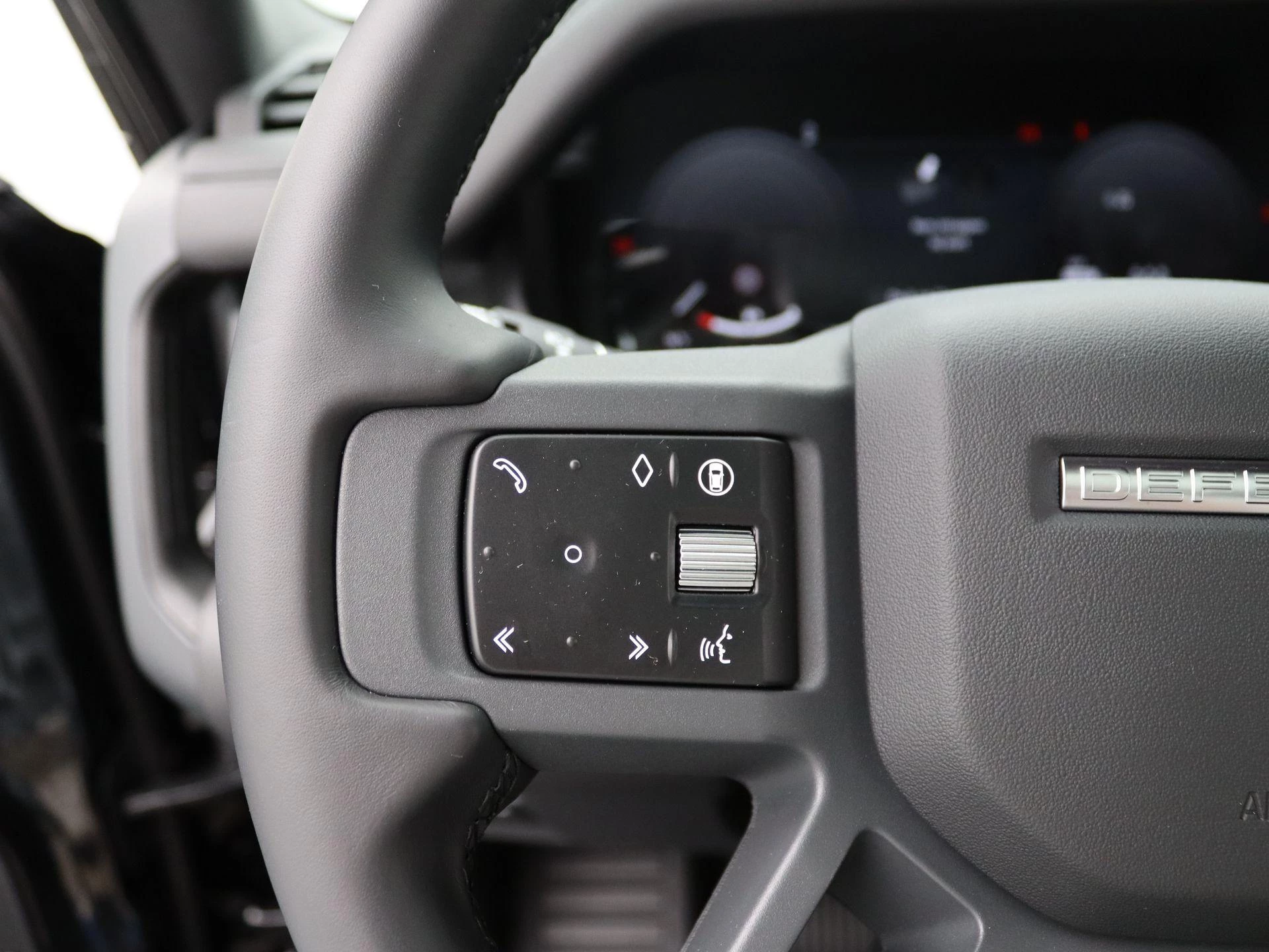 Land Rover-Defender-image-19