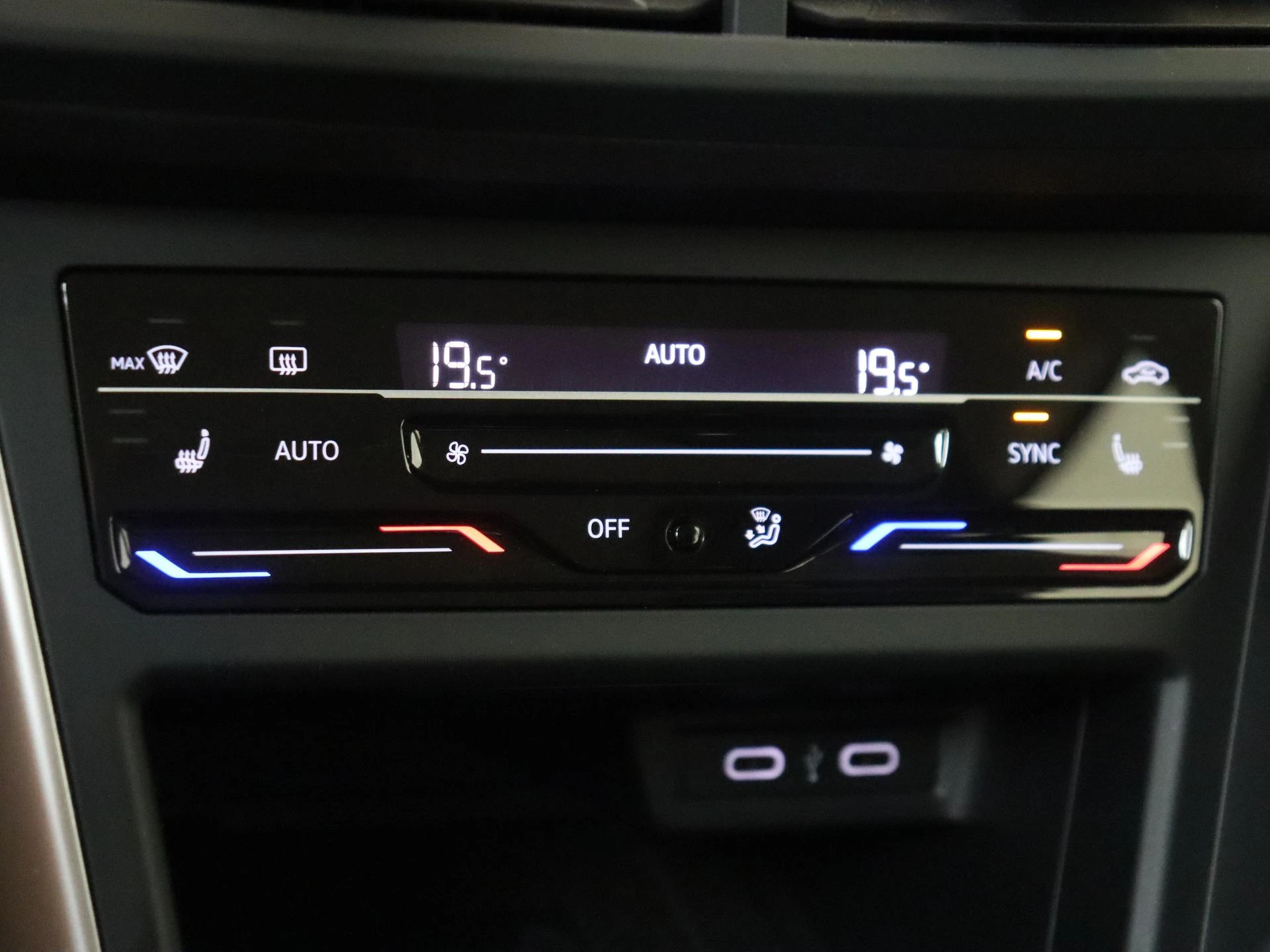 Volkswagen-Polo-image-19