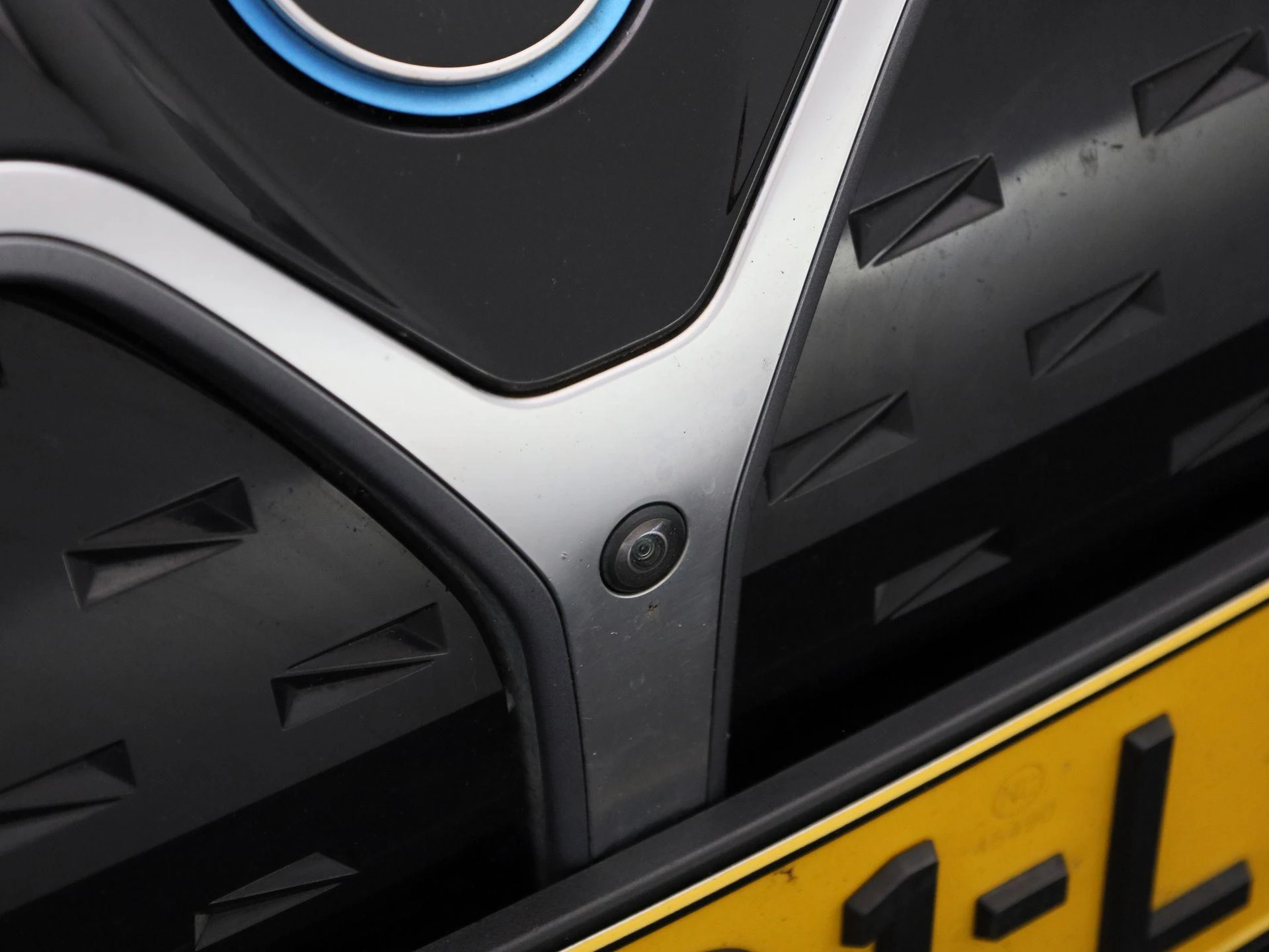 BMW-i4-image-31