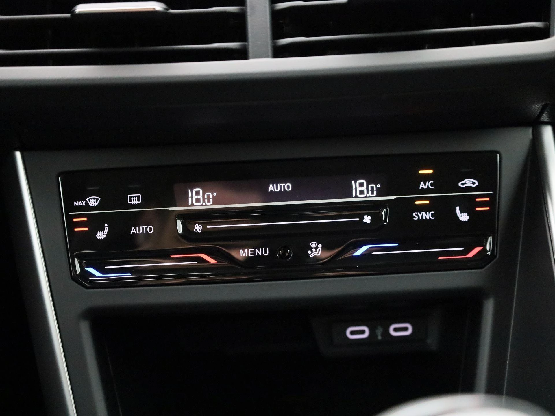 Volkswagen-Polo-image-16